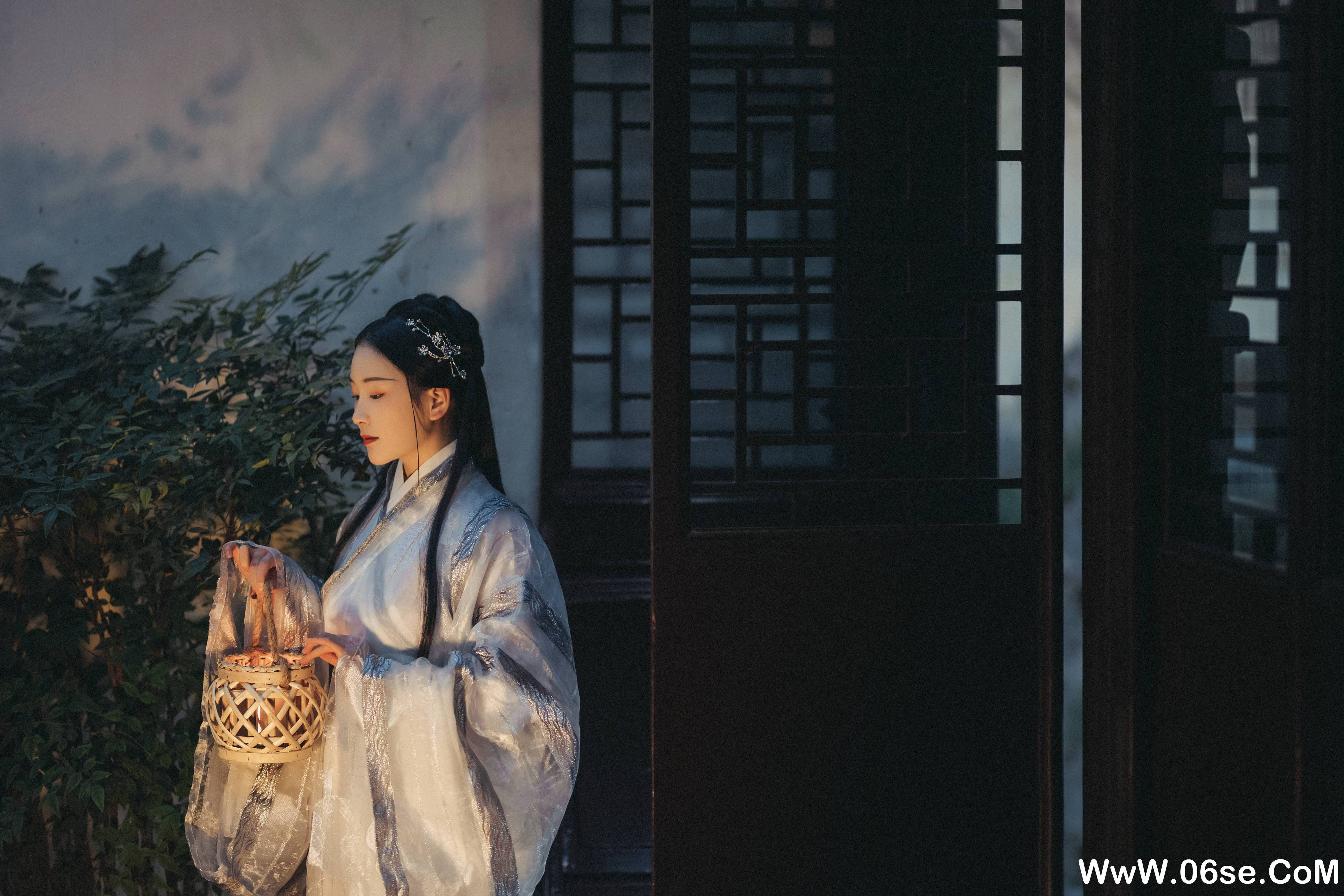 图片[23]-[YITUYU艺图语]2021.10.19 南歌子 淡蓝色忧伤静流淌[26+1P／403MB]-六色网