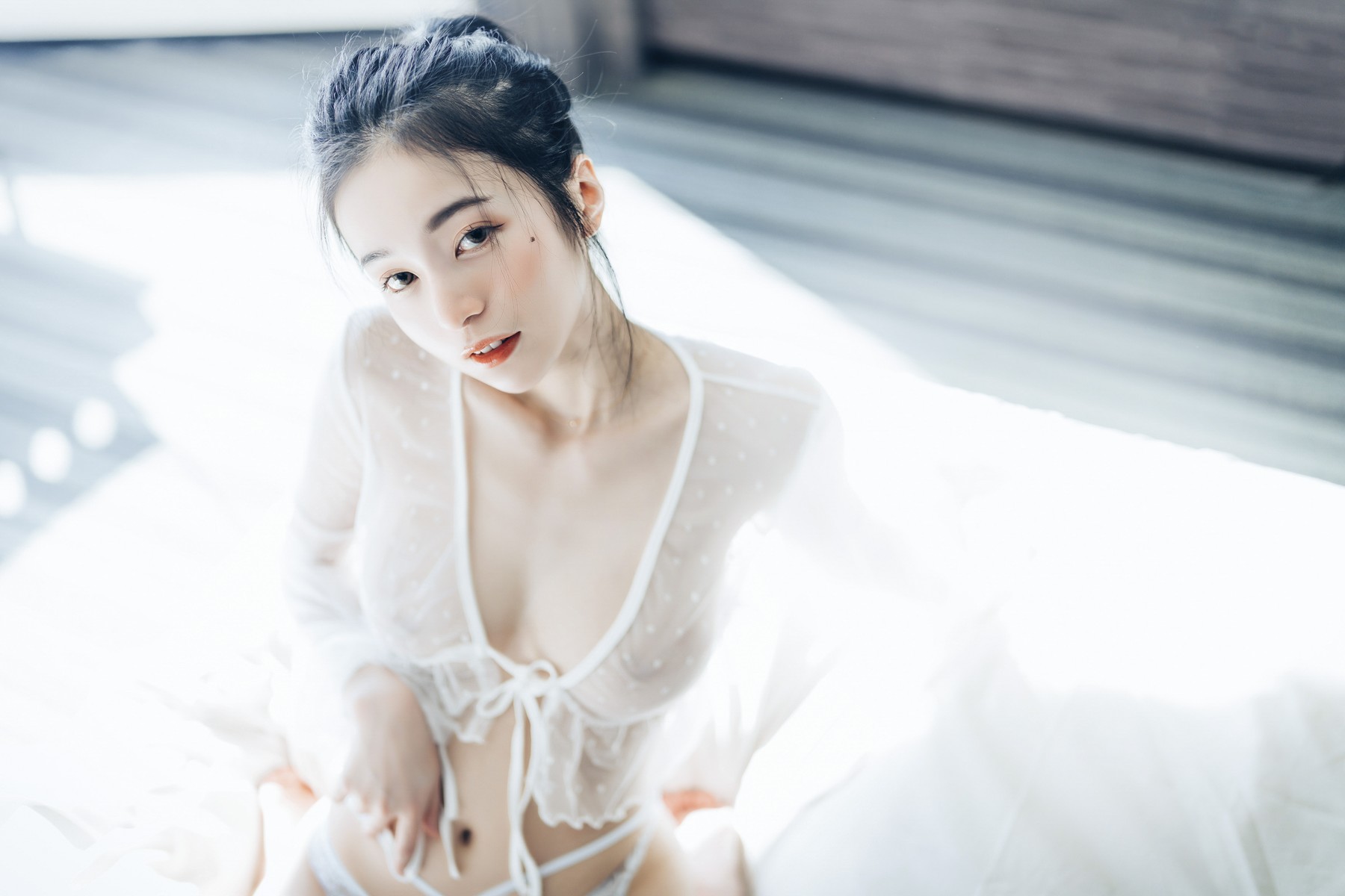 JVID精品 🔞仙仙辰 透明罩衫 透明駱駝蹄內褲 濕潤黑絲 我的女友 這次有點色😈有點甜 Set.01 31