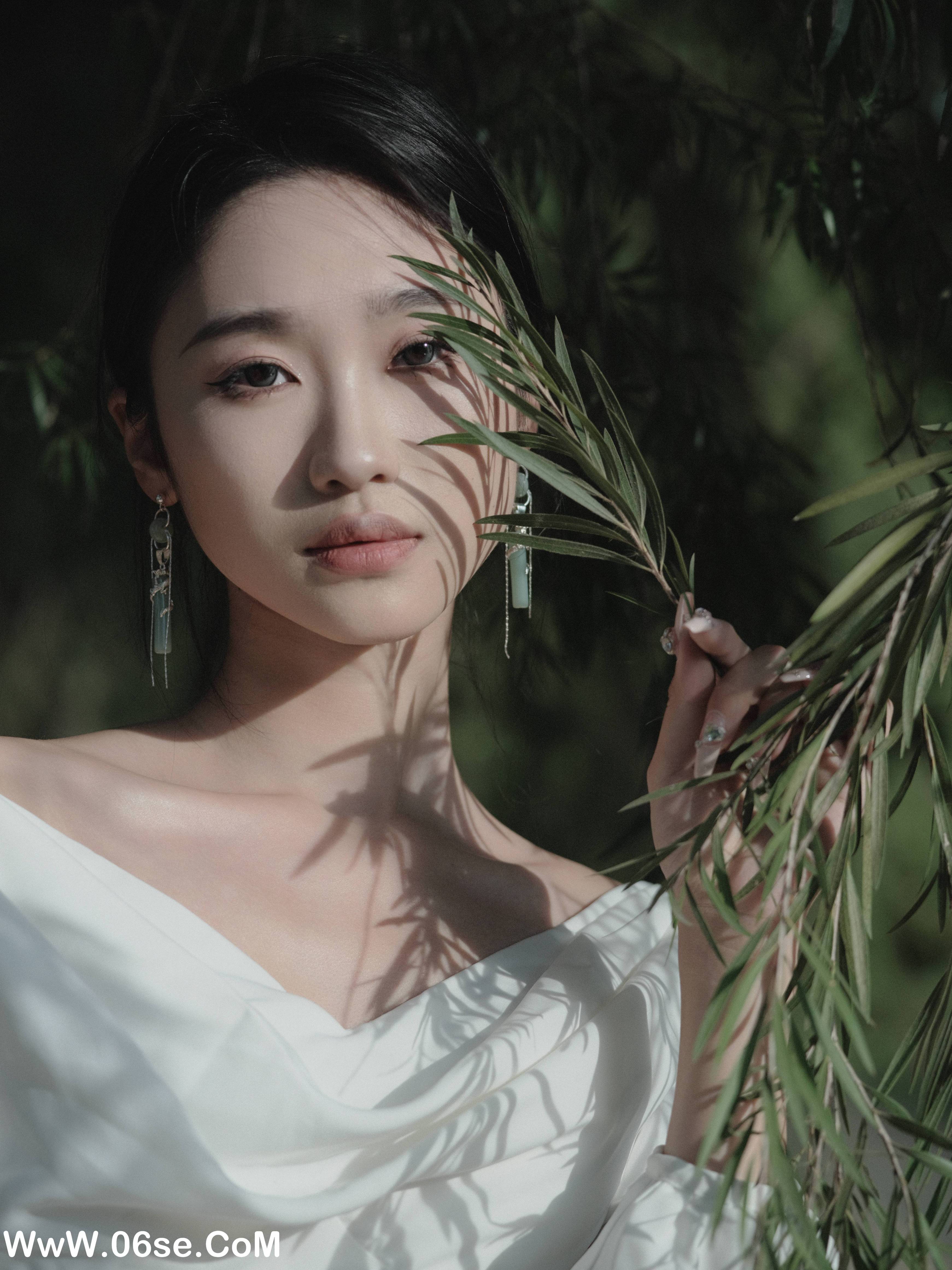 图片[16]-[YITUYU艺图语]2022.12.19 落叶飞花 likeu[46+1P／663MB]-六色网