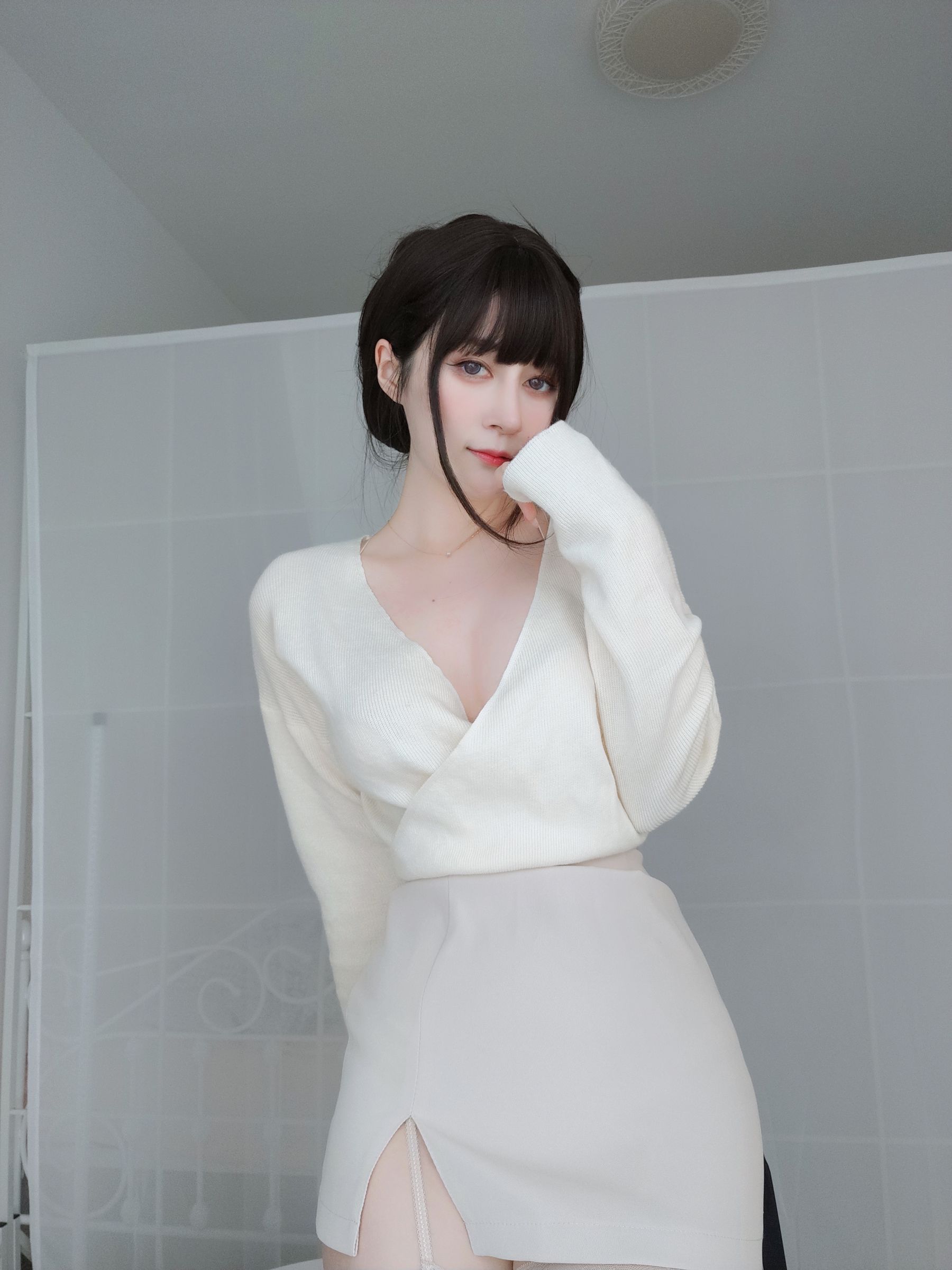 [福利COS]_Coser小姐姐白银_-_OL丝情-写真图集共25P 7