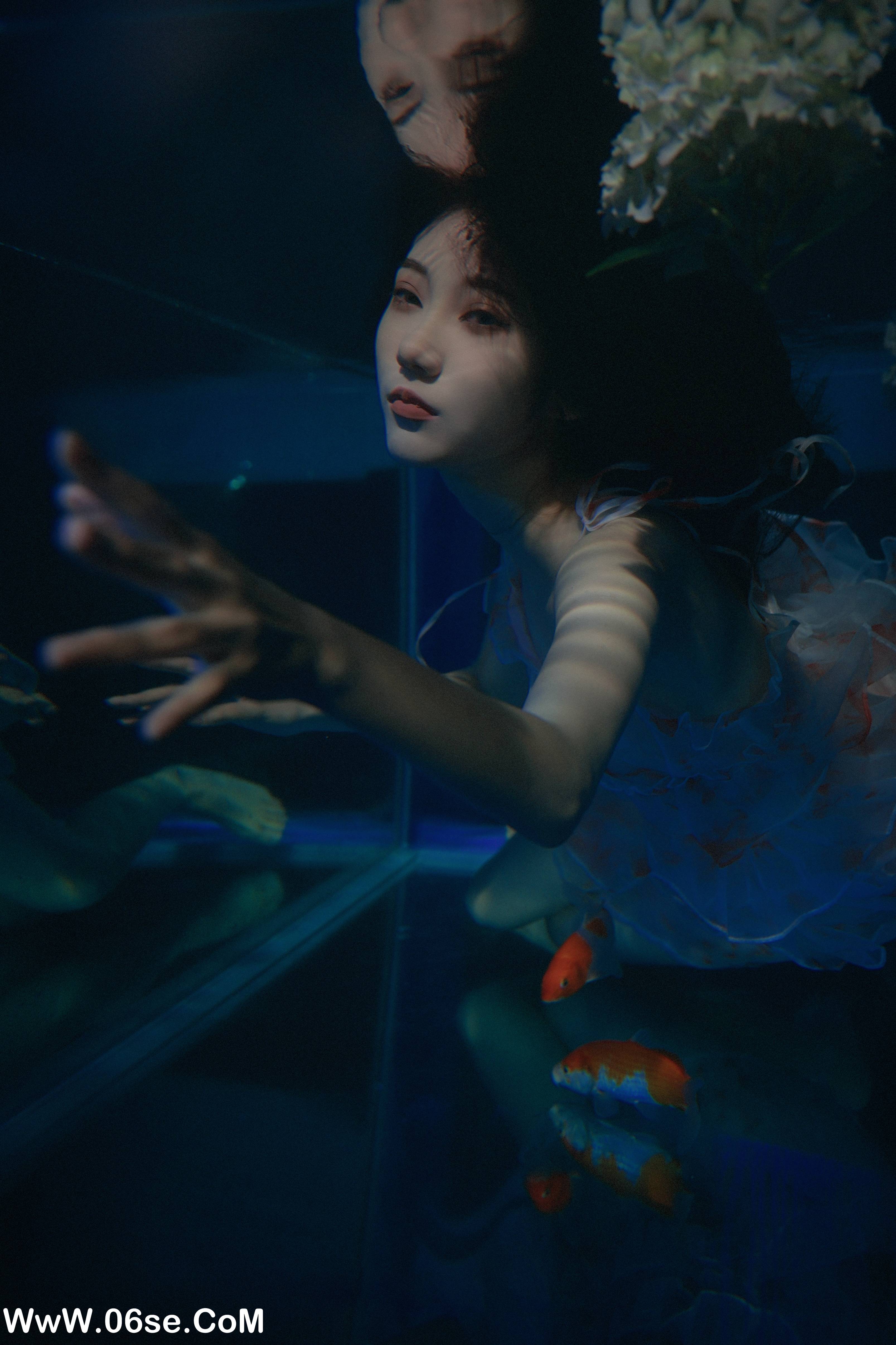 图片[16]-[YITUYU艺图语]2022.08.27 有人喜欢蓝 阿万[44+1P／644MB]-六色网
