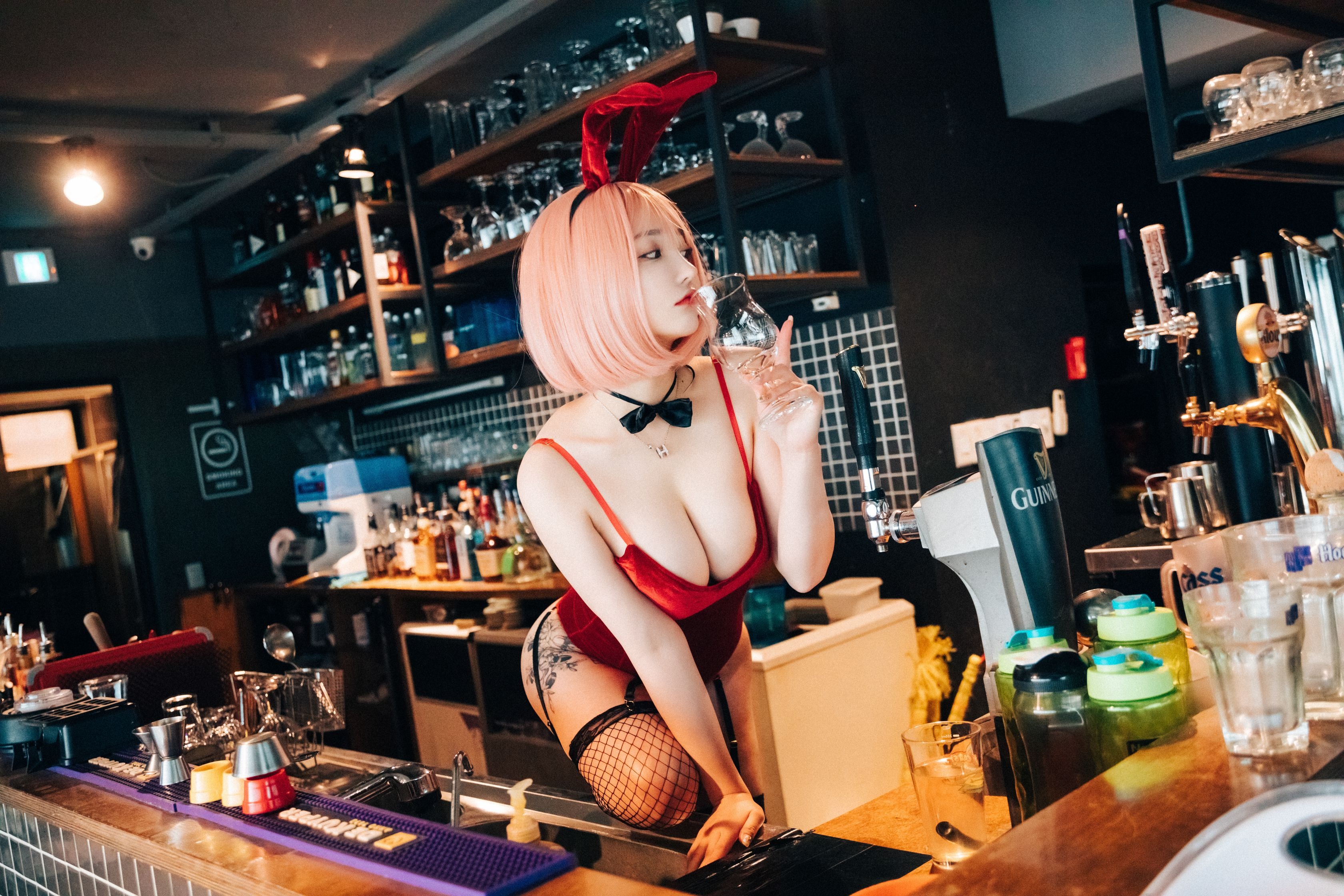 孙乐乐 - [Loozy] Son Ye-Eun (손예은) - Tainted Love Bar 122