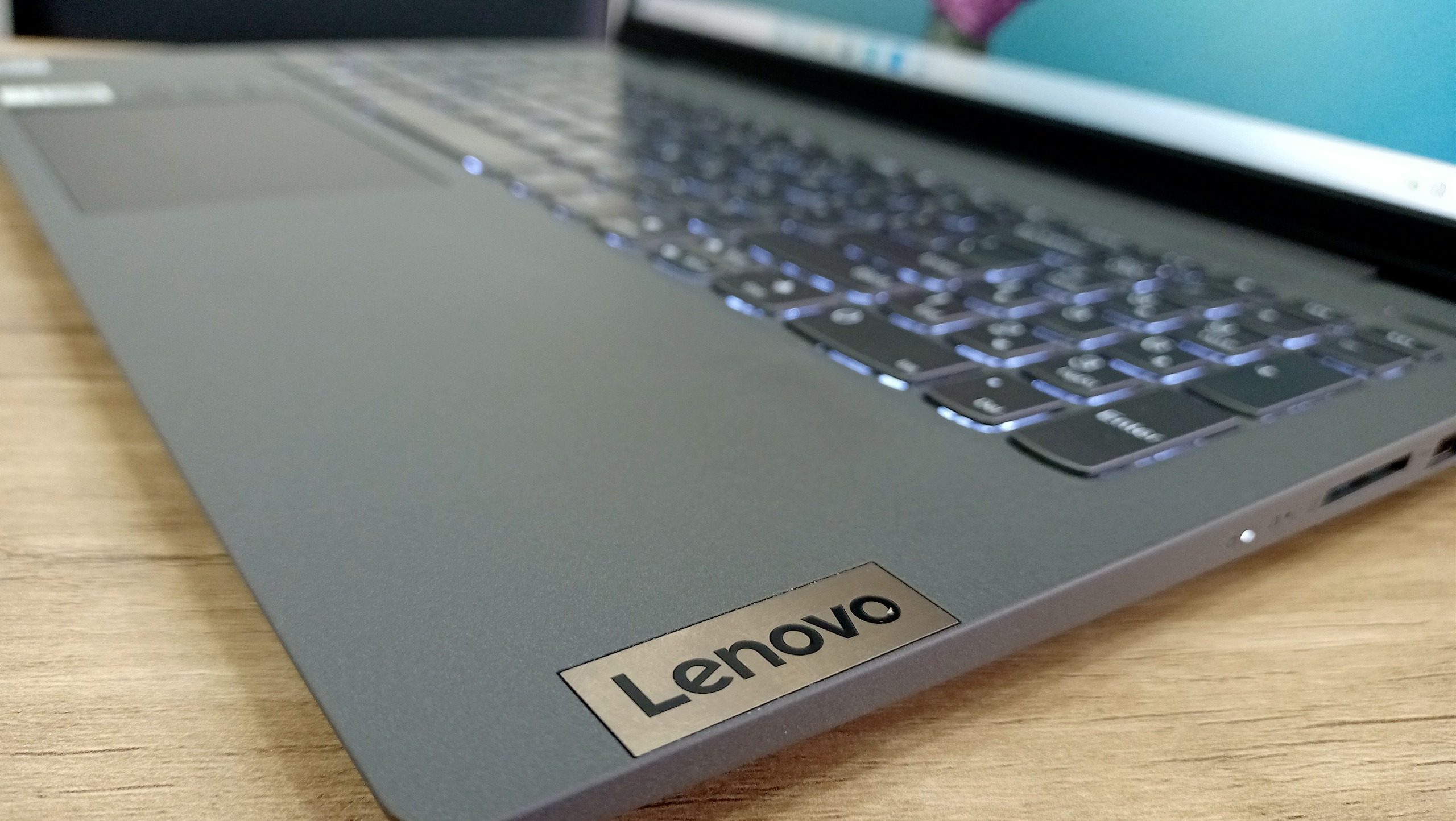 Lenovo i7 13700h. Lenovo i3x0ms.