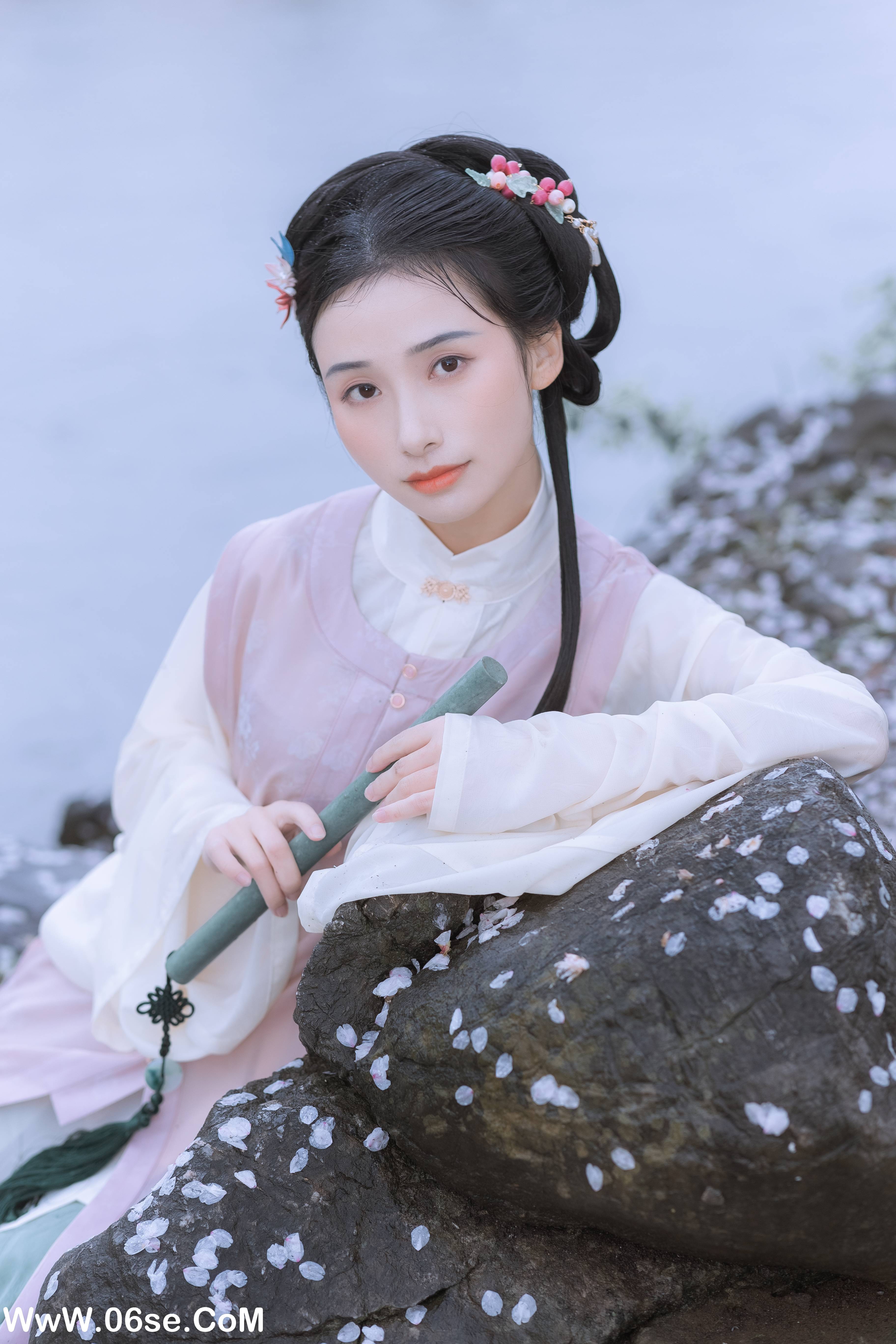图片[28]-[YITUYU艺图语]2022.05.25 雨樱花 眸小妖[46P-454.3MB]-六色网