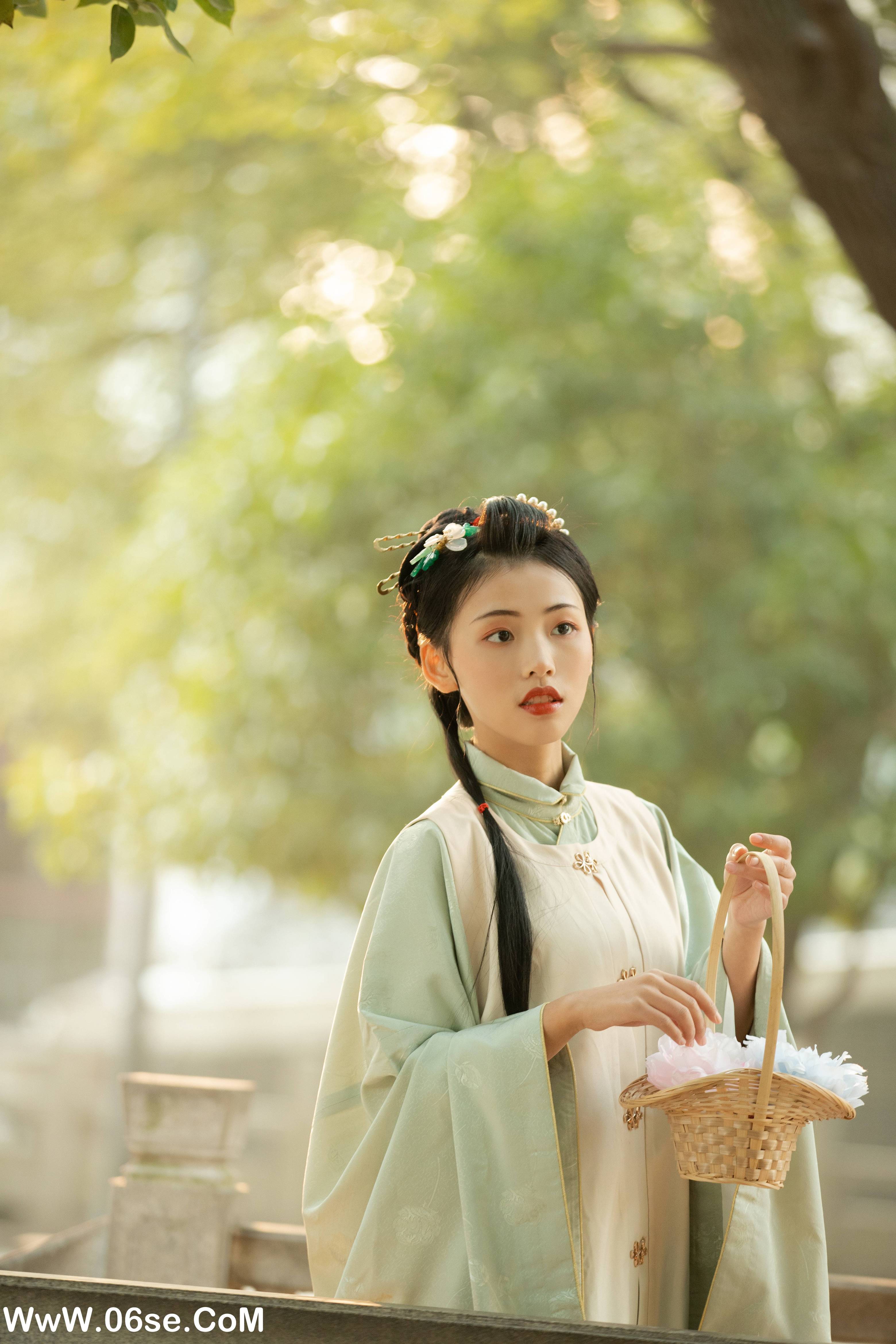 图片[27]-[YITUYU艺图语]2022.08.28 春雨杏花急急落 日落欣橙[26P／422MB]-六色网