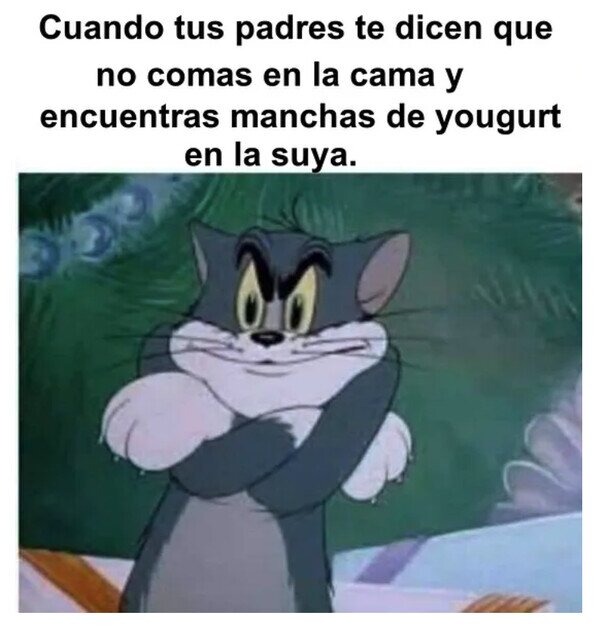 Cuando te dicen que no comas en la cama