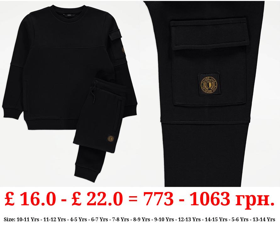 Black Sweatshirt and Cargo Joggers Outfit