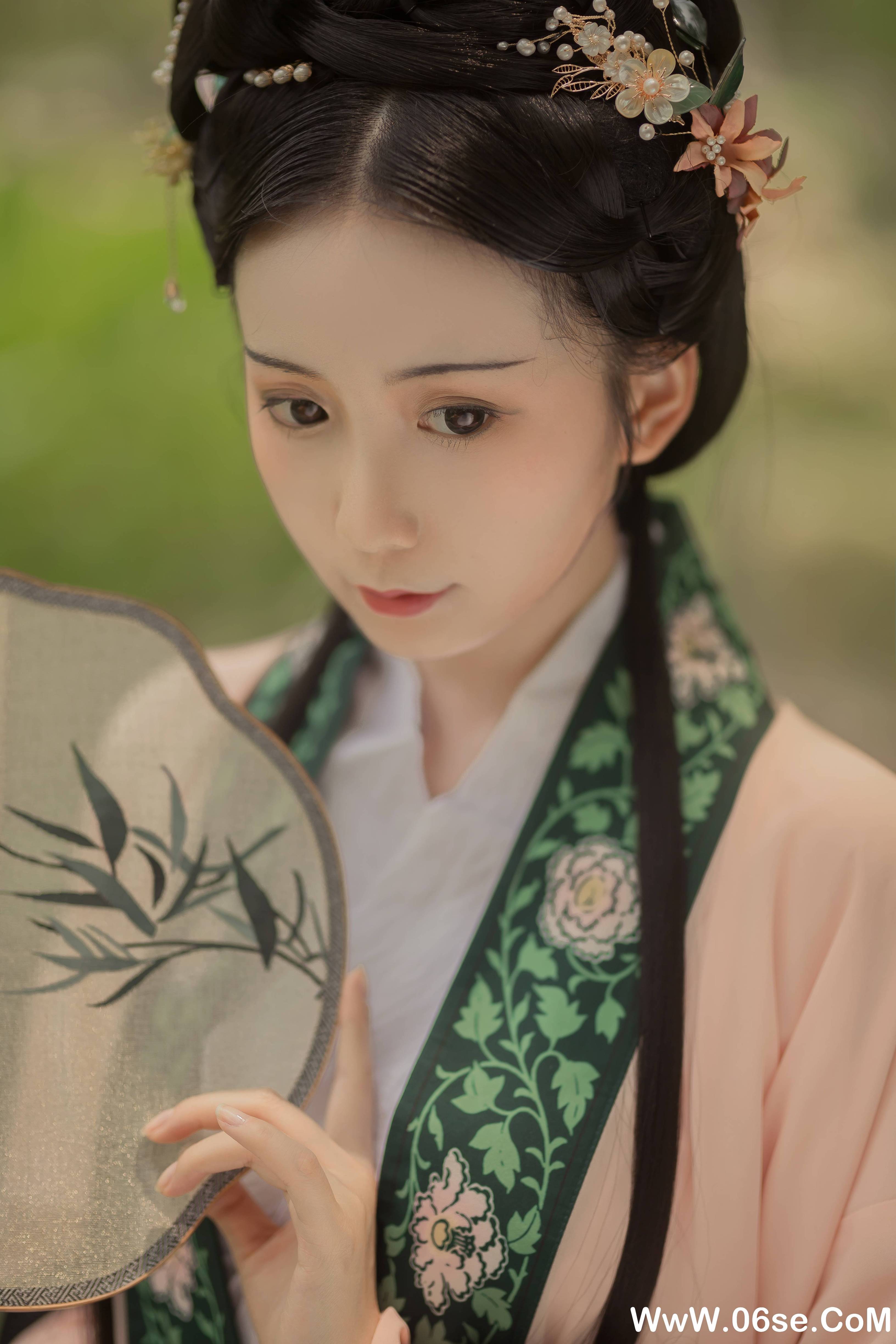 图片[13]-[YITUYU艺图语]2021.12.23 荷叶罗裙 绿绿子[20+1P／106MB]-六色网