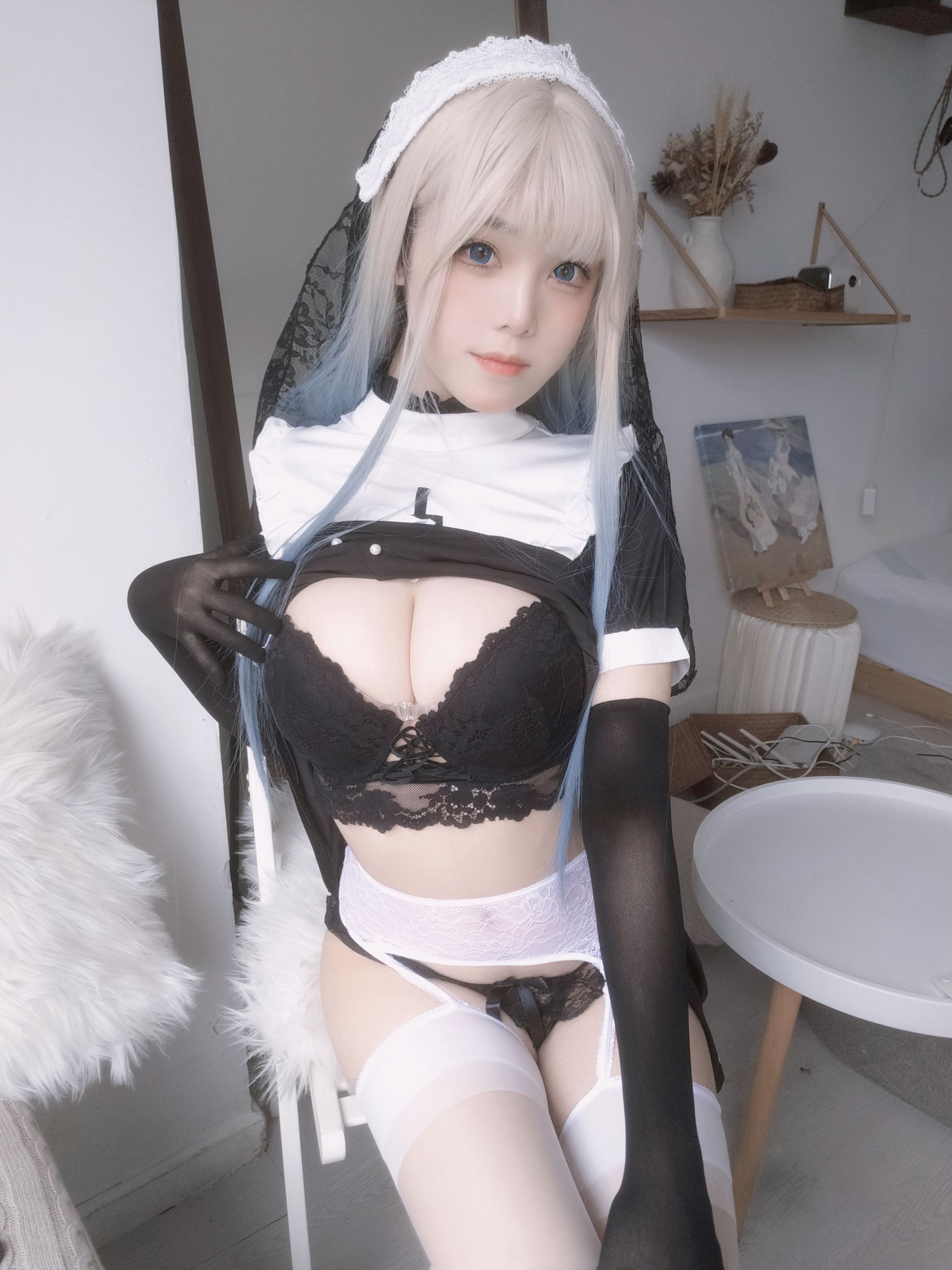 蜜汁猫裘 - 修女自拍 [35P6V-829MB] 31