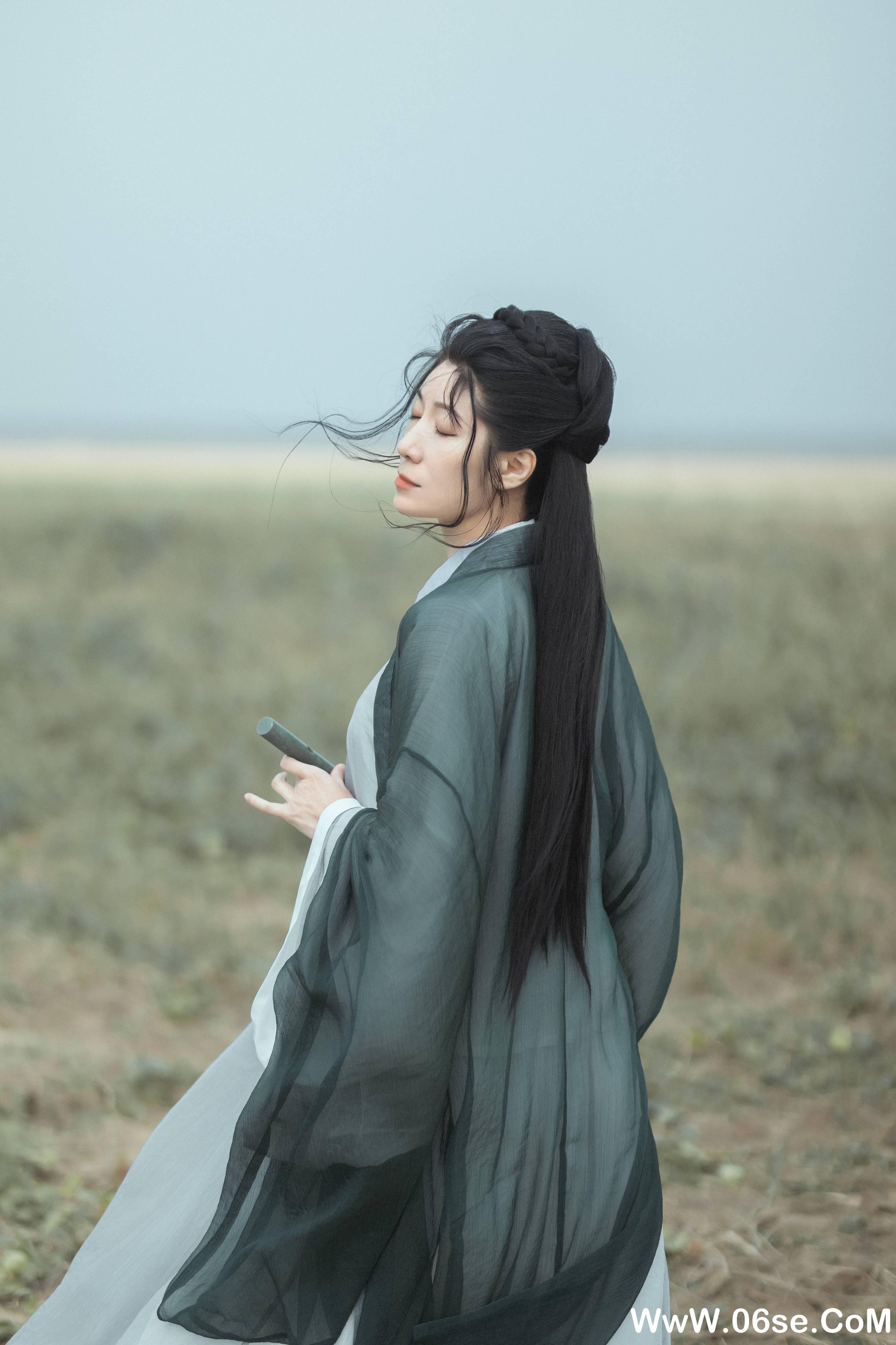 图片[8]-[YITUYU艺图语]2021.10.21 天涯倦客 何佳[25+1P／312MB]-六色网