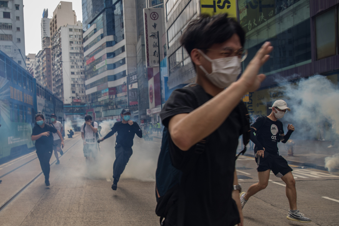 港版国安法 人大表决前夕香港市民游行反对港警催泪弹 水炮车驱赶 端传媒initium Media Pirate Miao
