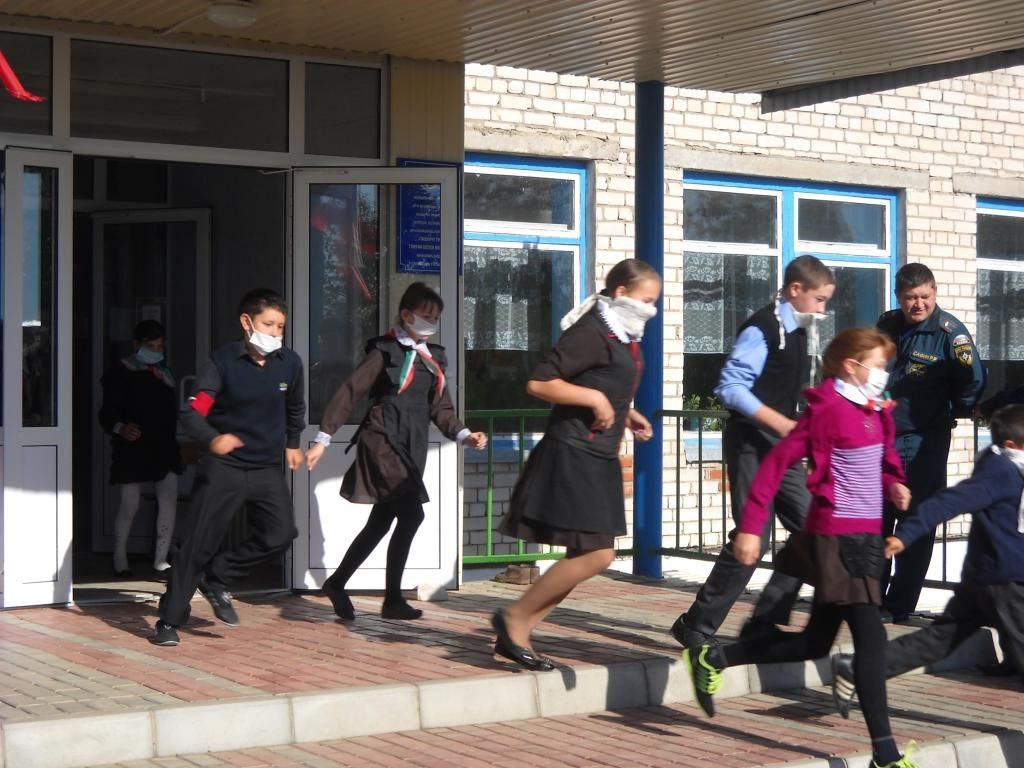Массовая эвакуация больниц, школ и детсадов Хабаровска