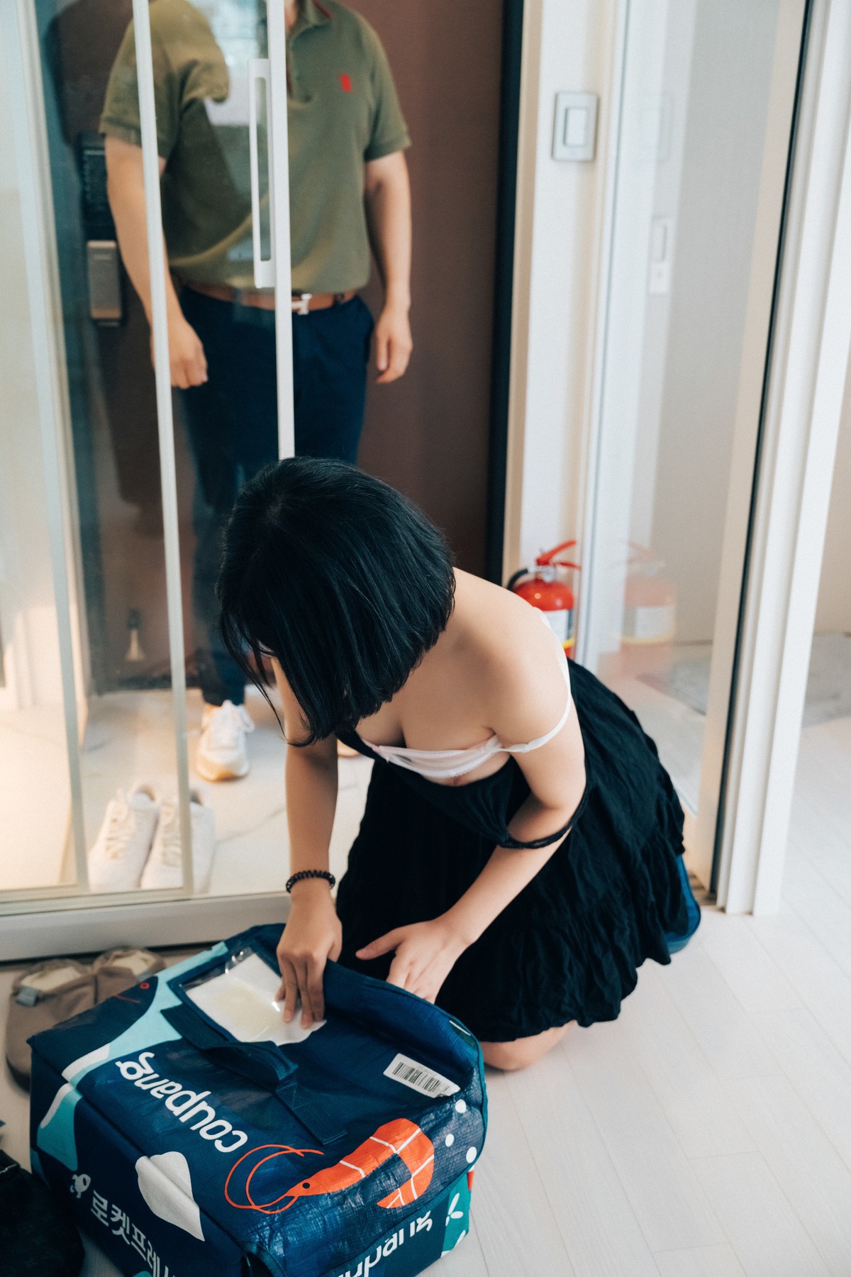 ZIA.Kwon 권지아, [Loozy] With Delivery Man Set.01 5