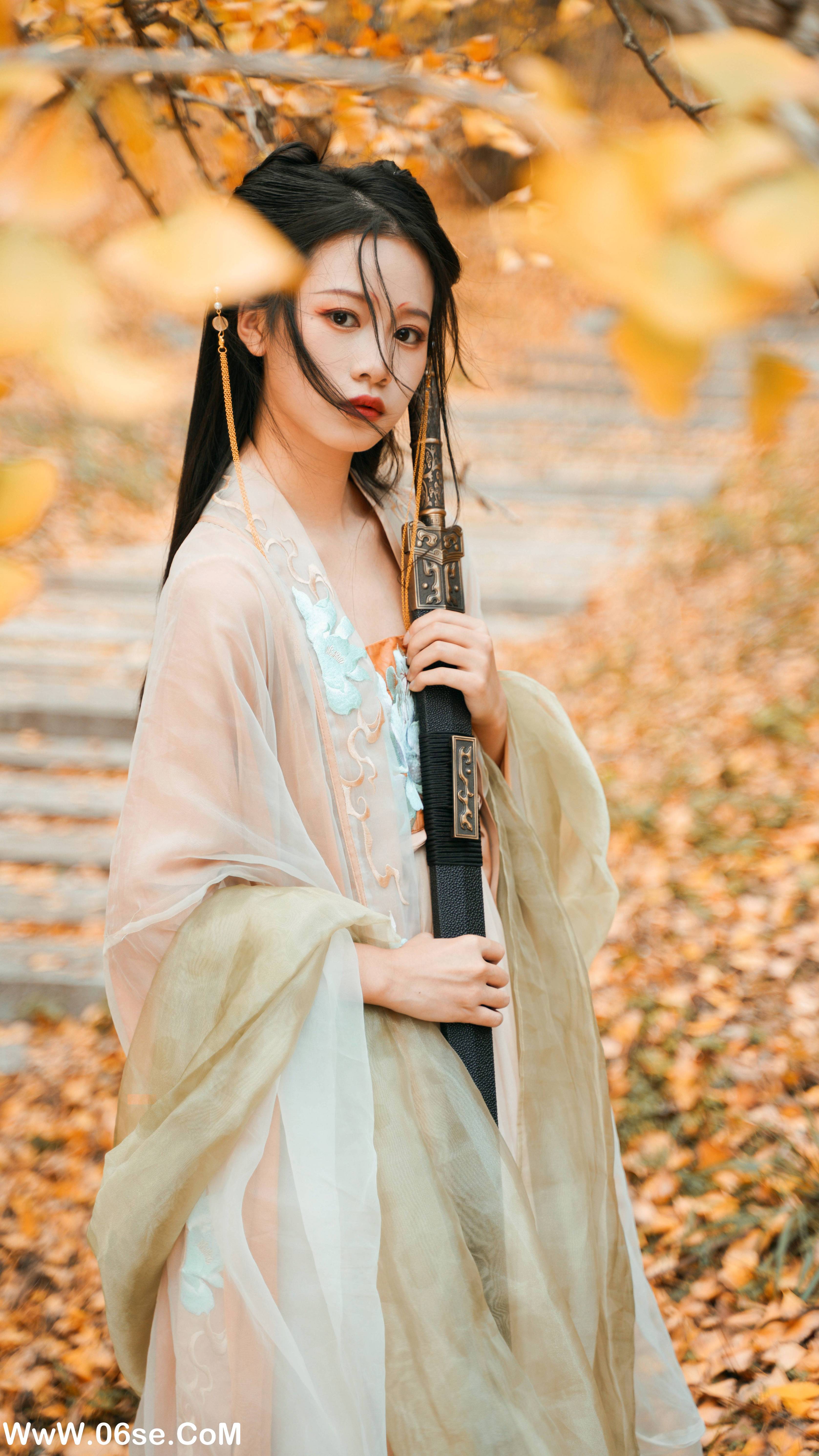 图片[28]-[YITUYU艺图语]2022.12.12 银杏树下 旺旺小小舒[38+1P／467MB]-六色网