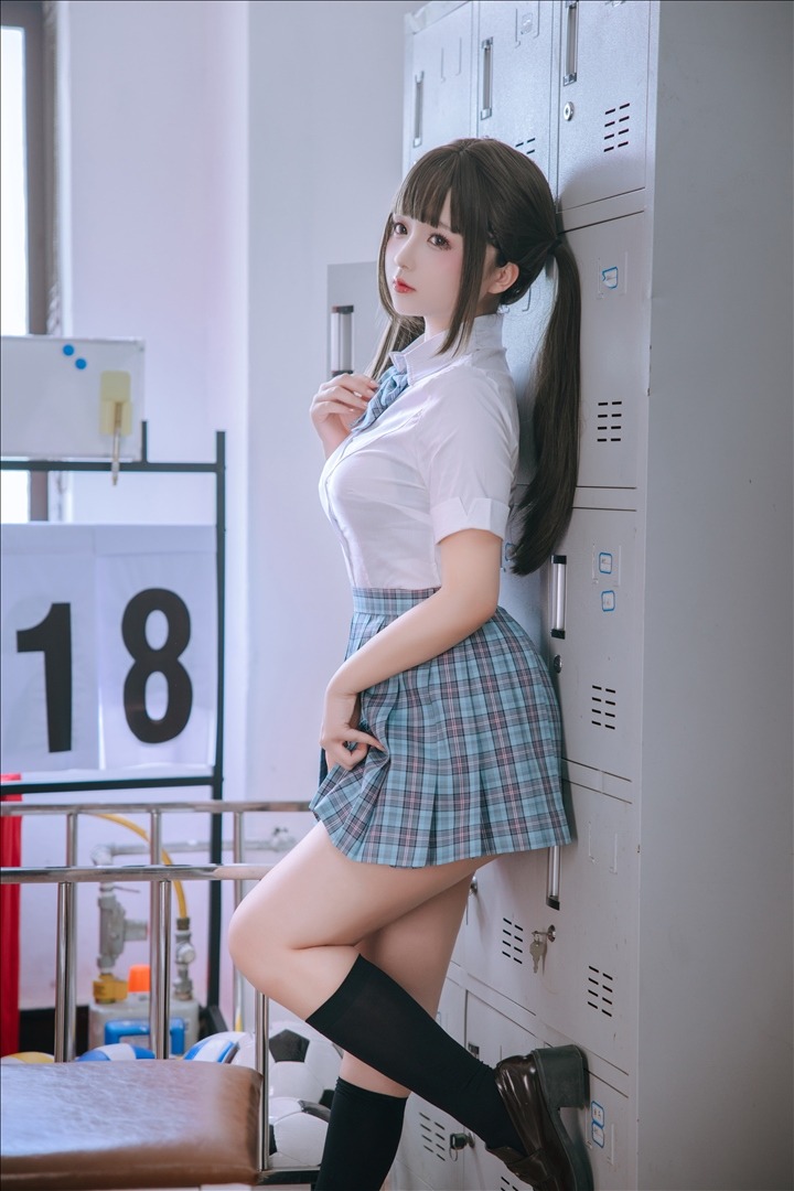 日奈娇---更衣室-195P-195P-215-GB-20240811l-08-14