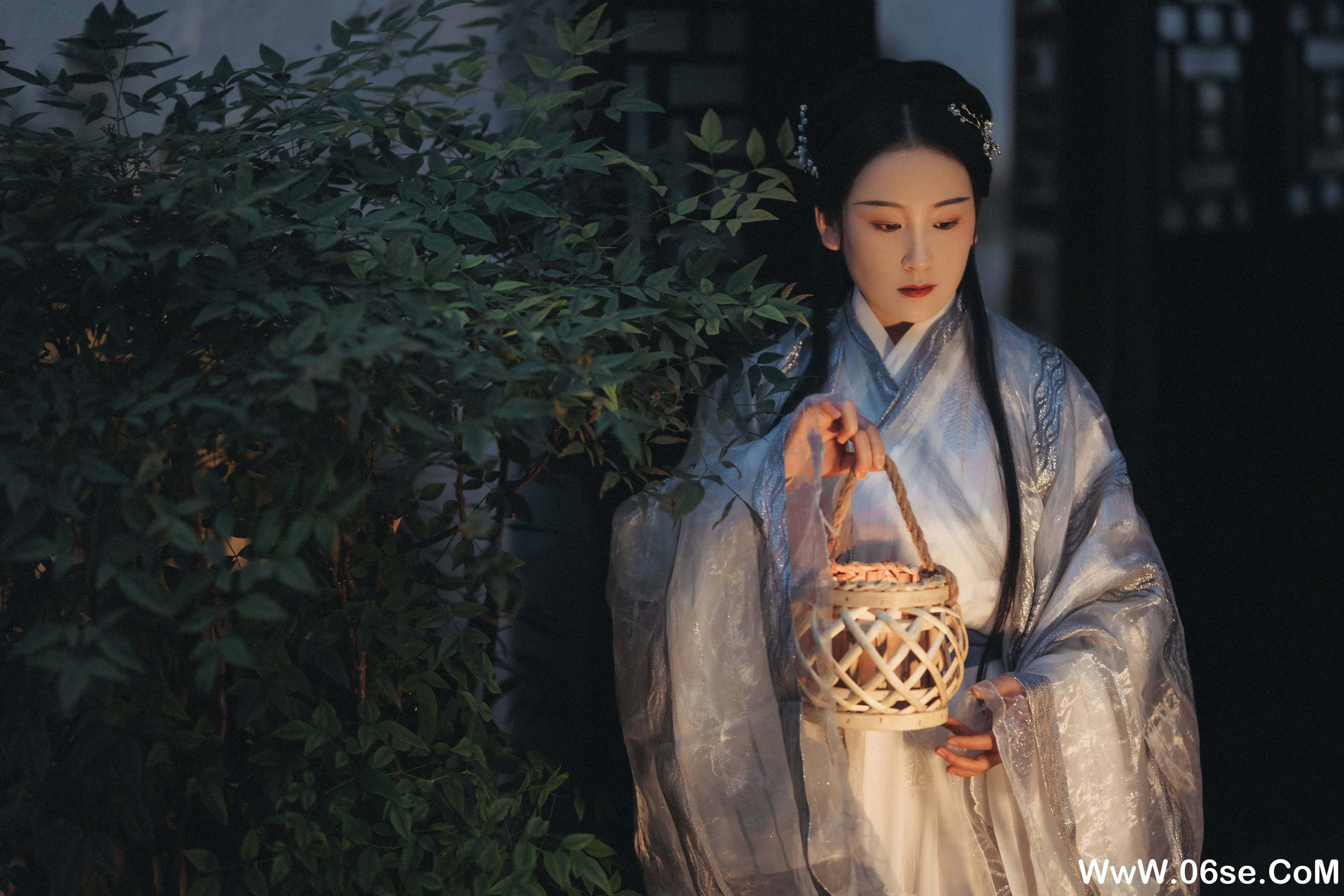 图片[10]-[YITUYU艺图语]2021.10.19 南歌子 淡蓝色忧伤静流淌[26+1P／403MB]-六色网