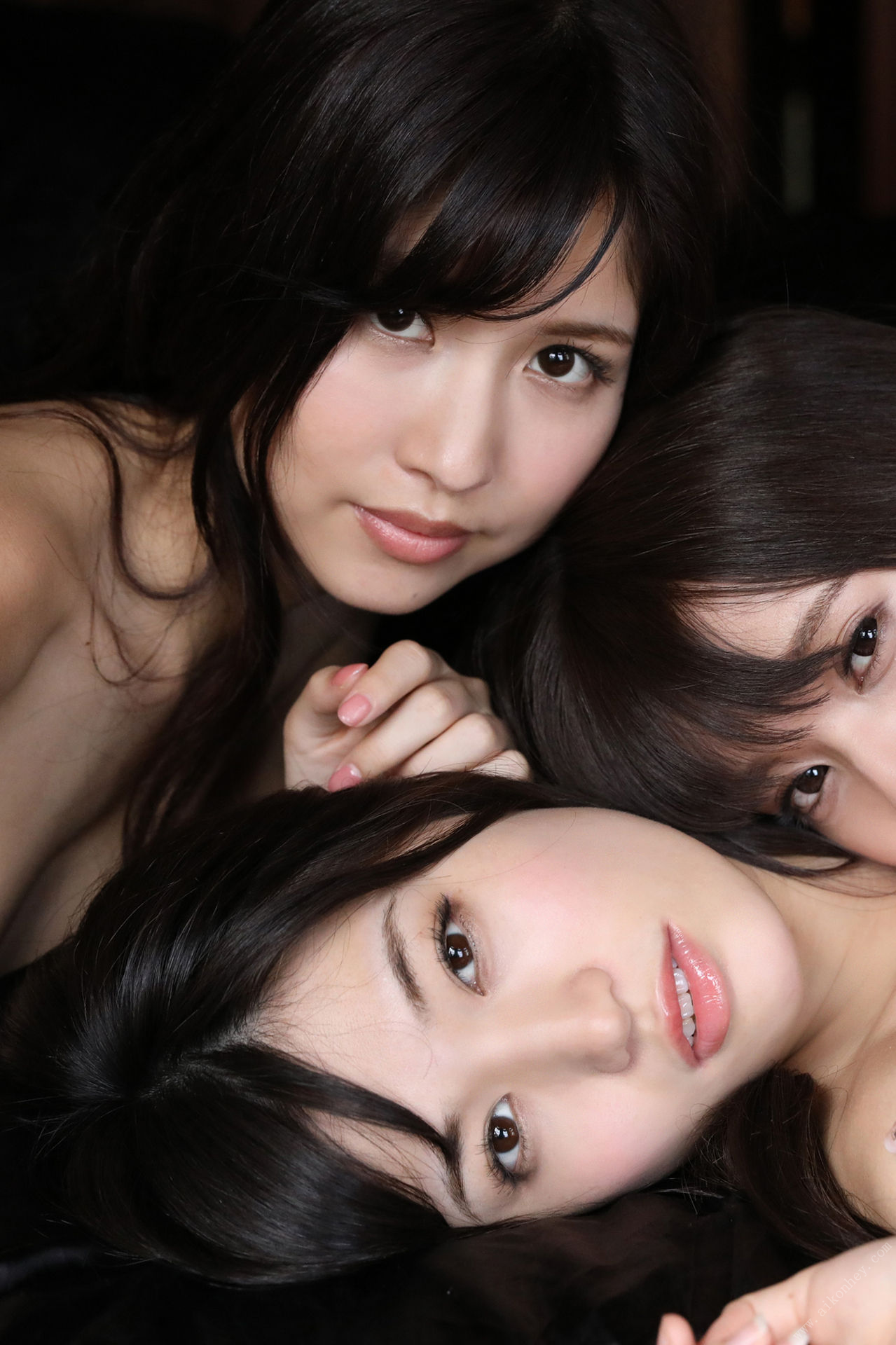 ＦＲＩＤＡＹデジタル写真集プレミアム　たかしょー 高橋しょう子×園田みおん×桜空もも　「トリプルＧカップ競艶」125P 120