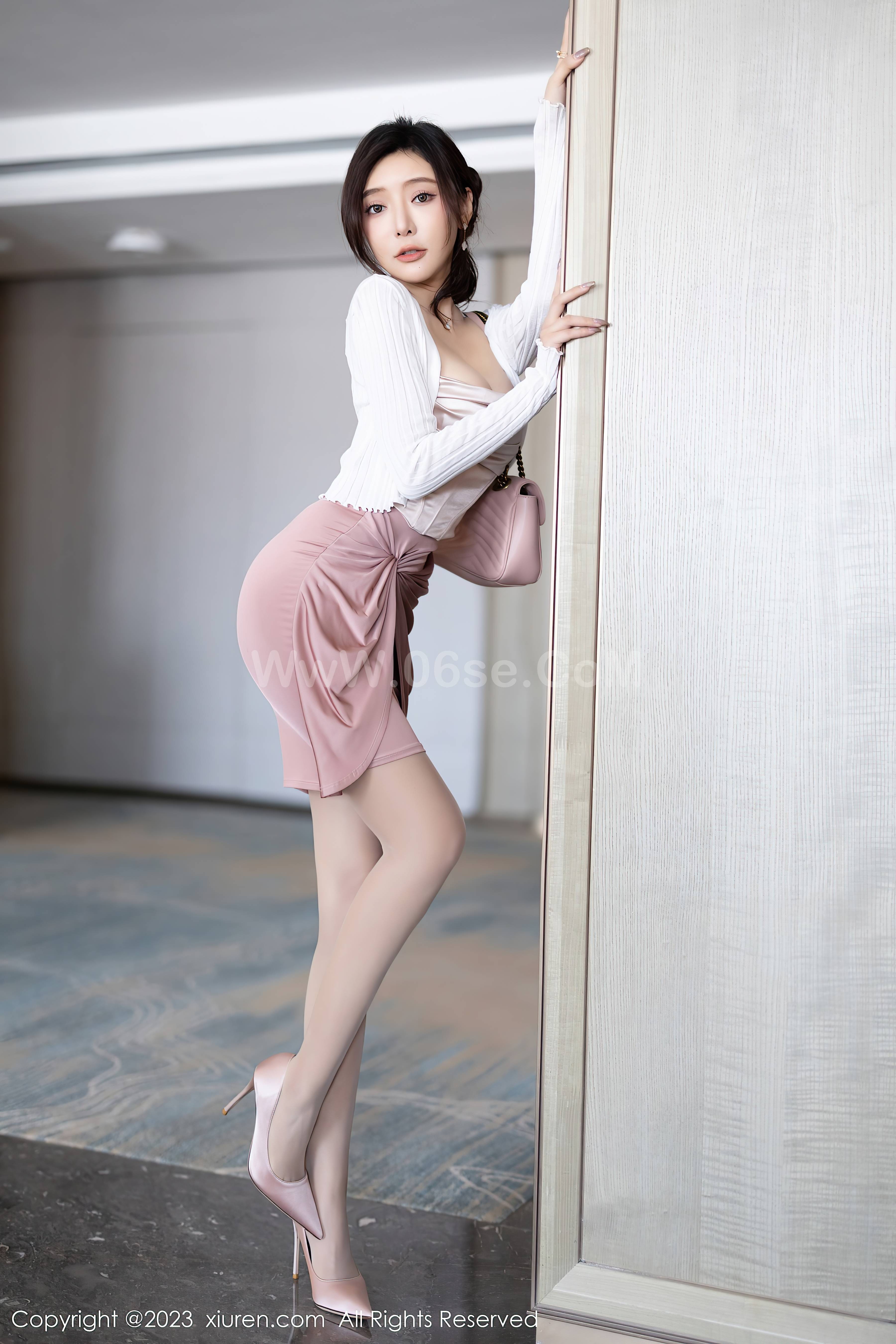图片[24]-[Xiuren秀人网]2023.11.09 NO.7640 王馨瑶yanni[88+1P／716MB]-六色网