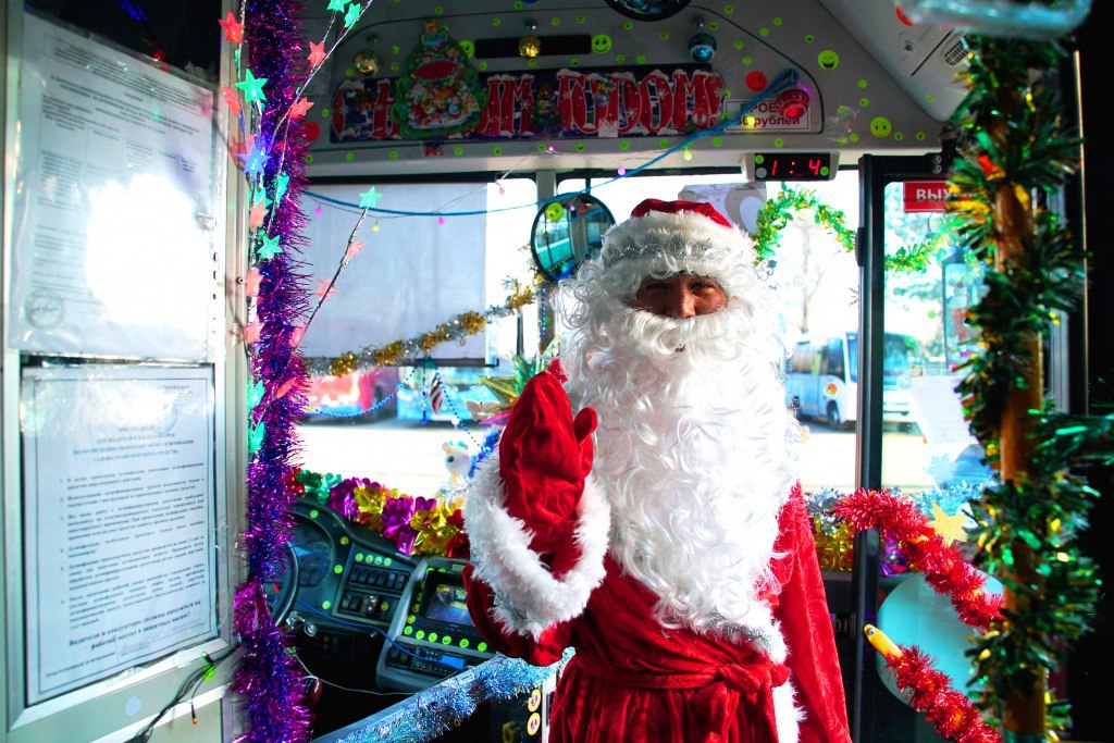 Автобусы во время новогодних праздников (если) будут ходить по расписанию выходного дня