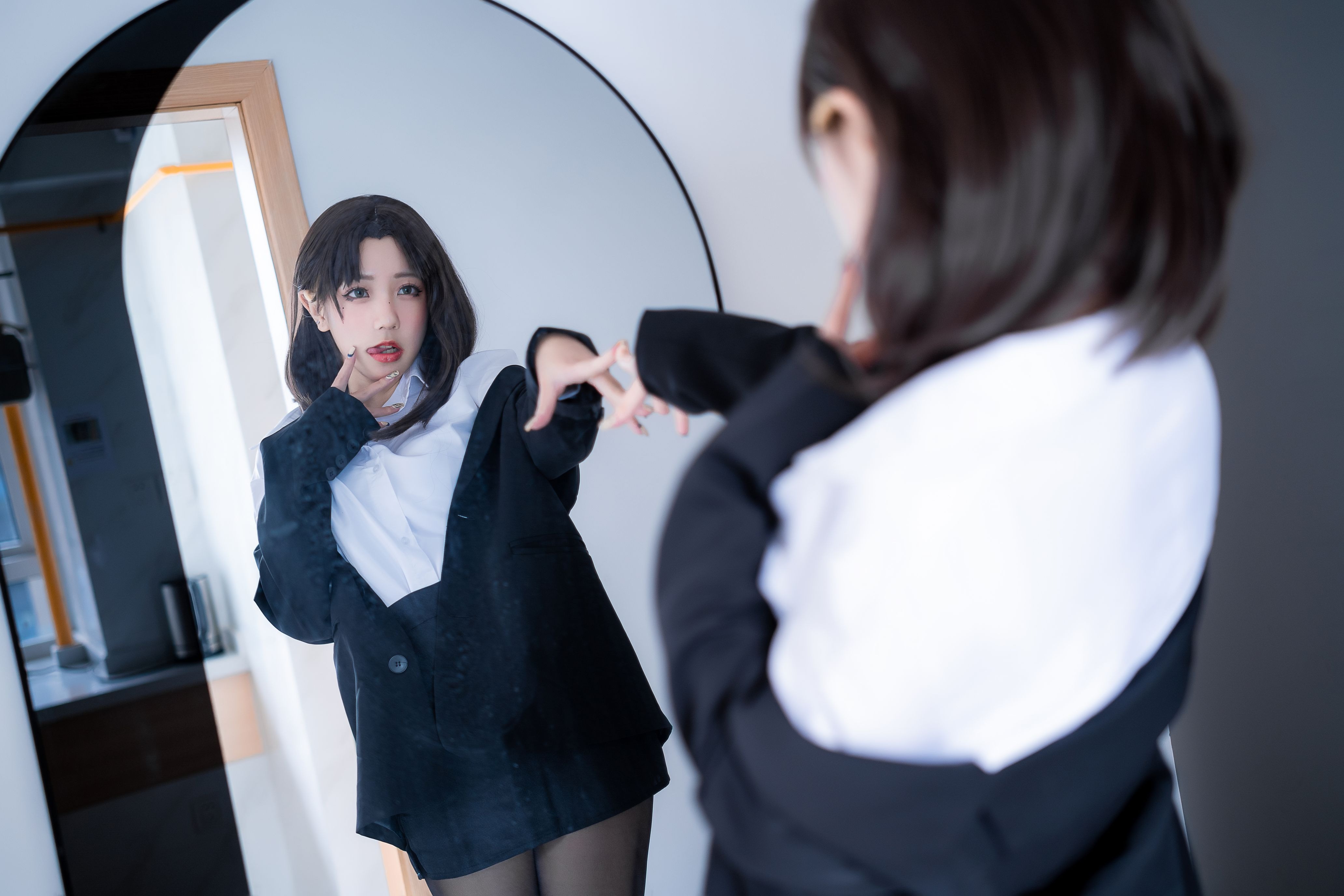 蓝小沂KiKi - NO.12 OL黑丝 [42P-731MB] 36