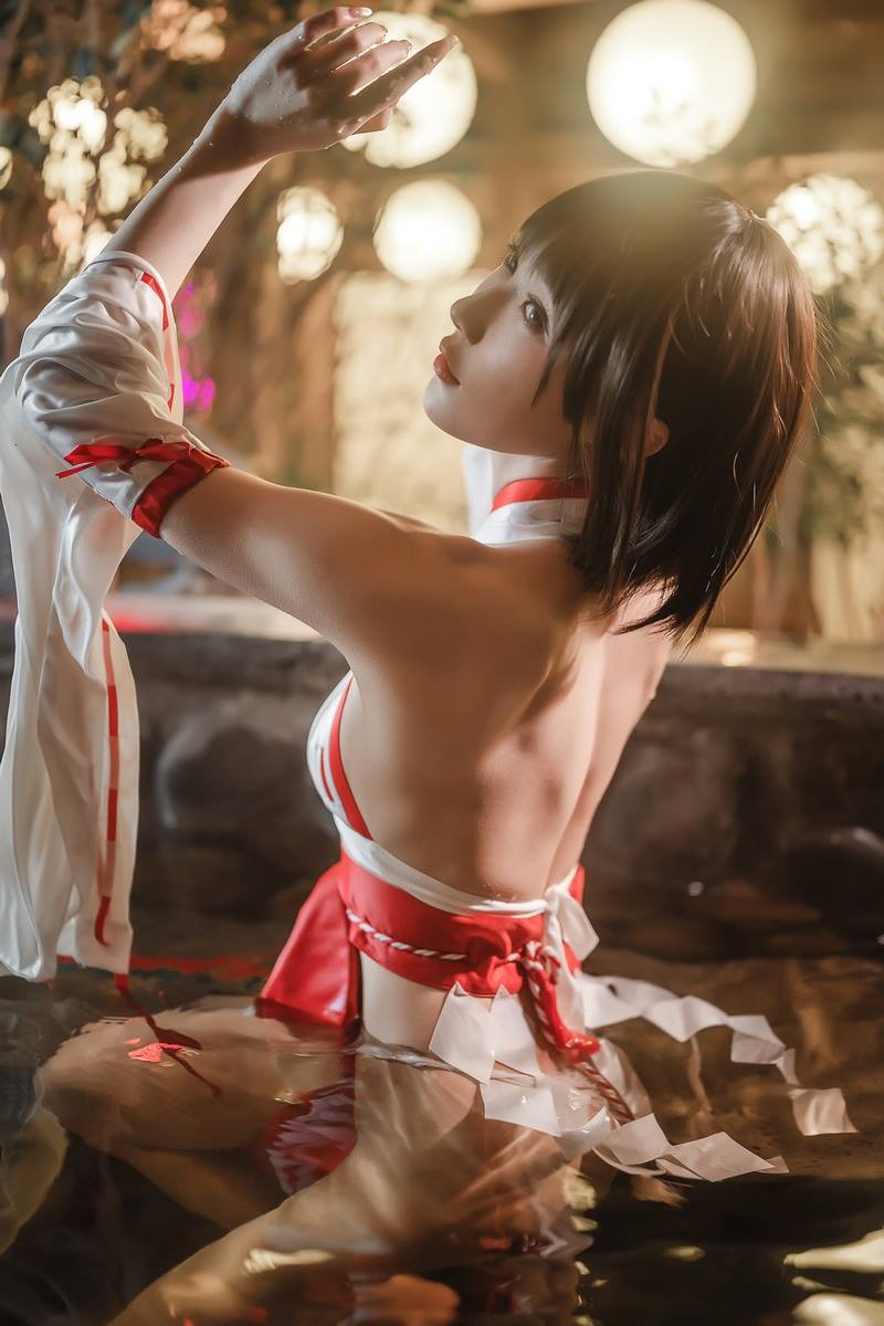 [Cos]阿包也是兔娘 - 温泉巫女 [24P] 10