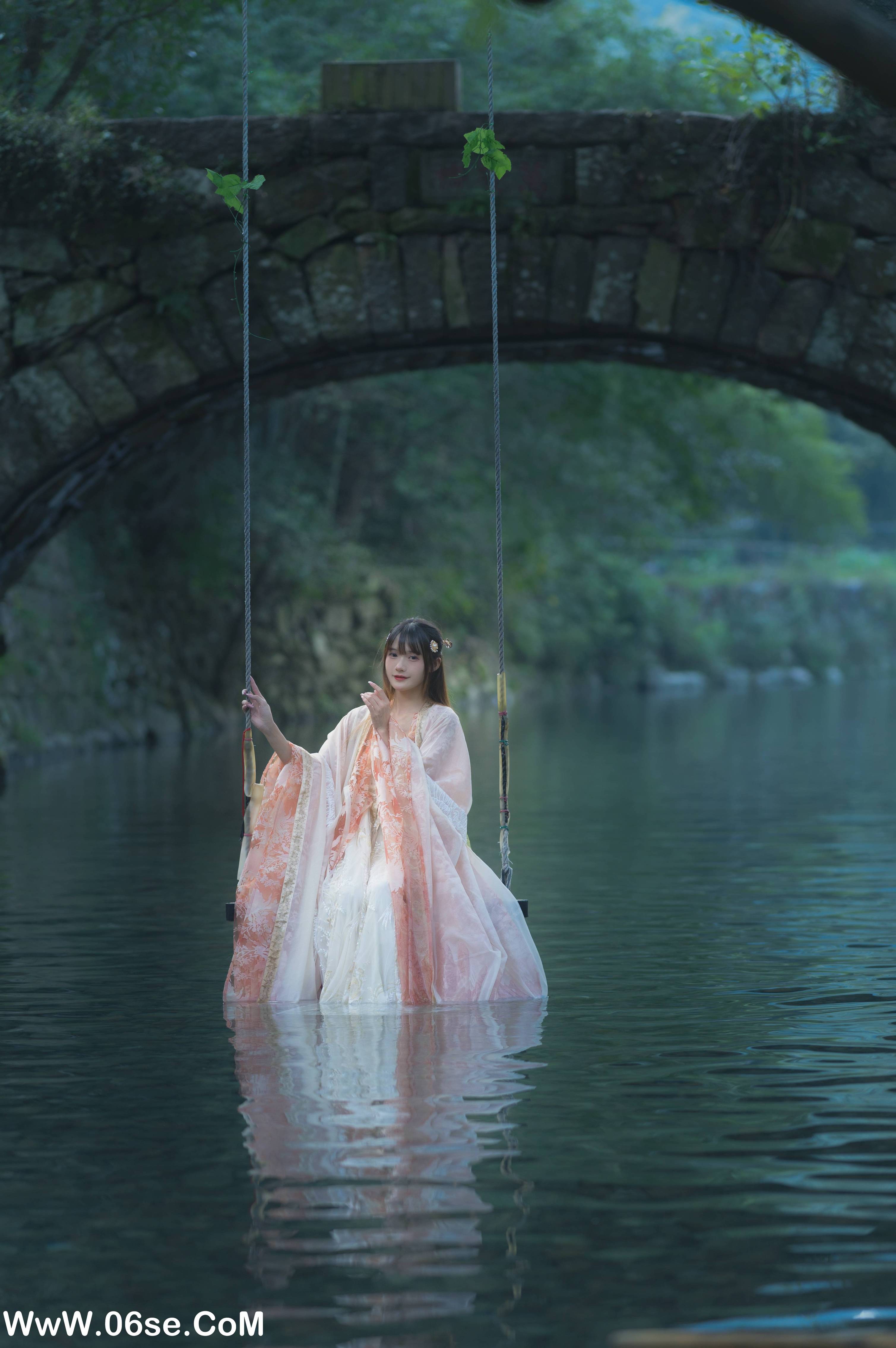 图片[11]-[YITUYU艺图语]2022.07.09 烟雨江南 兔子Zzz不吃胡萝卜[26+1P／273MB]-六色网