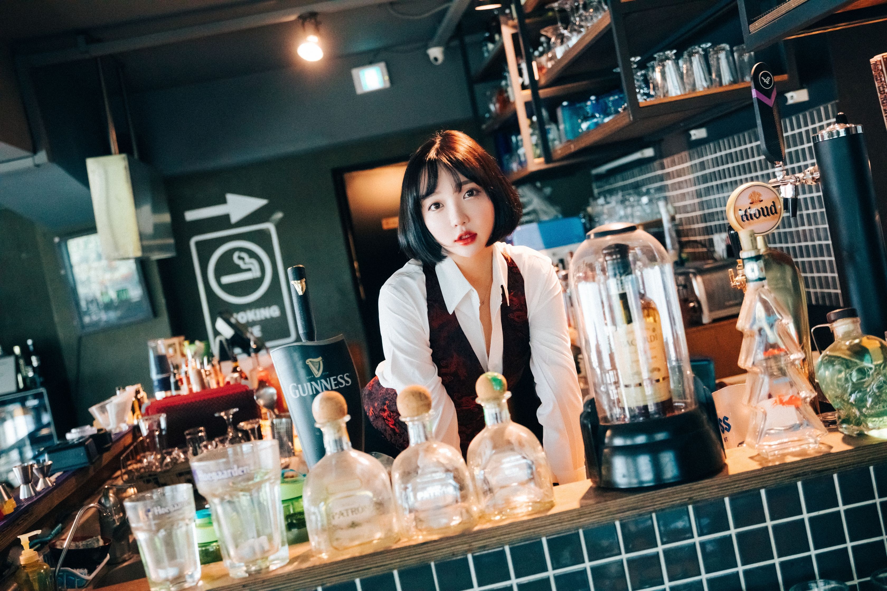 孙乐乐 - [Loozy] Son Ye-Eun (손예은) - Tainted Love Bar 45