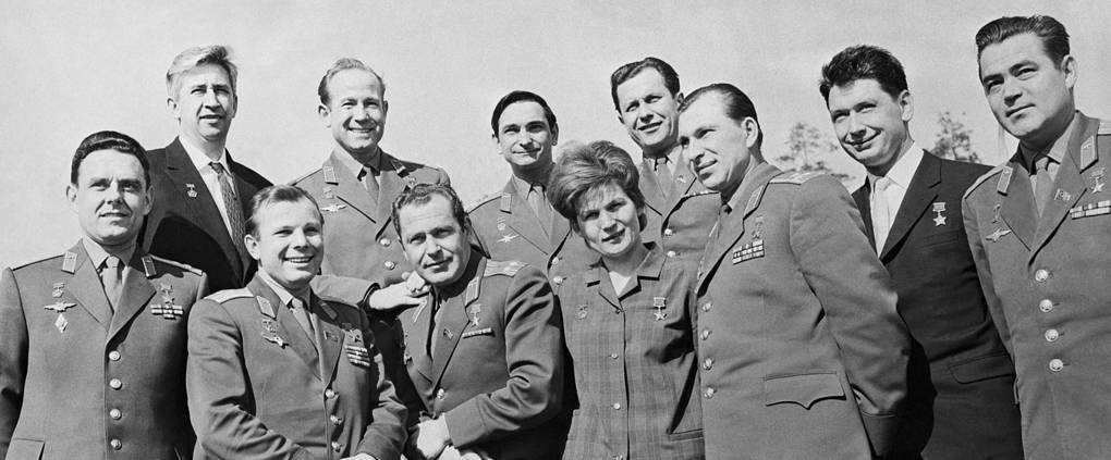 Люди космонавты ссср. Первый отряд Космонавтов 1960. Гагарин первый отряд Космонавтов.
