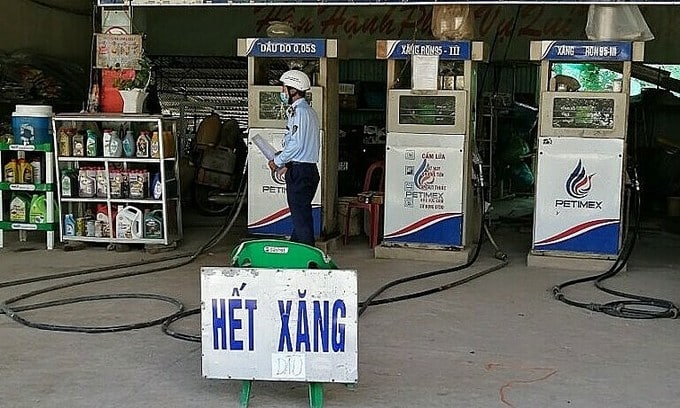 На заправках на юге Вьетнама закончилось топливо