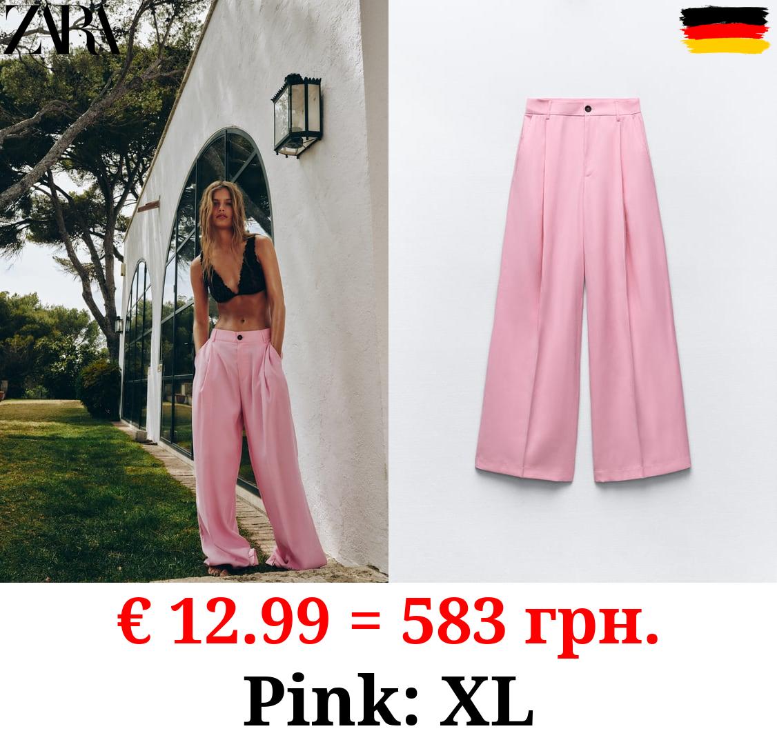 LOOSE-FITTING DARTED TROUSERS