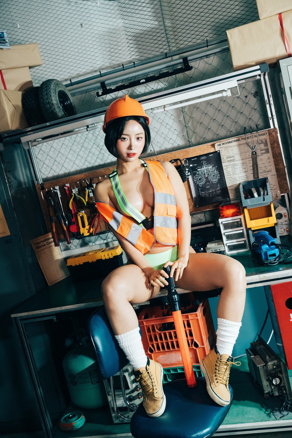Booty Queen, [Loozy] Naked Worker Set.01 4