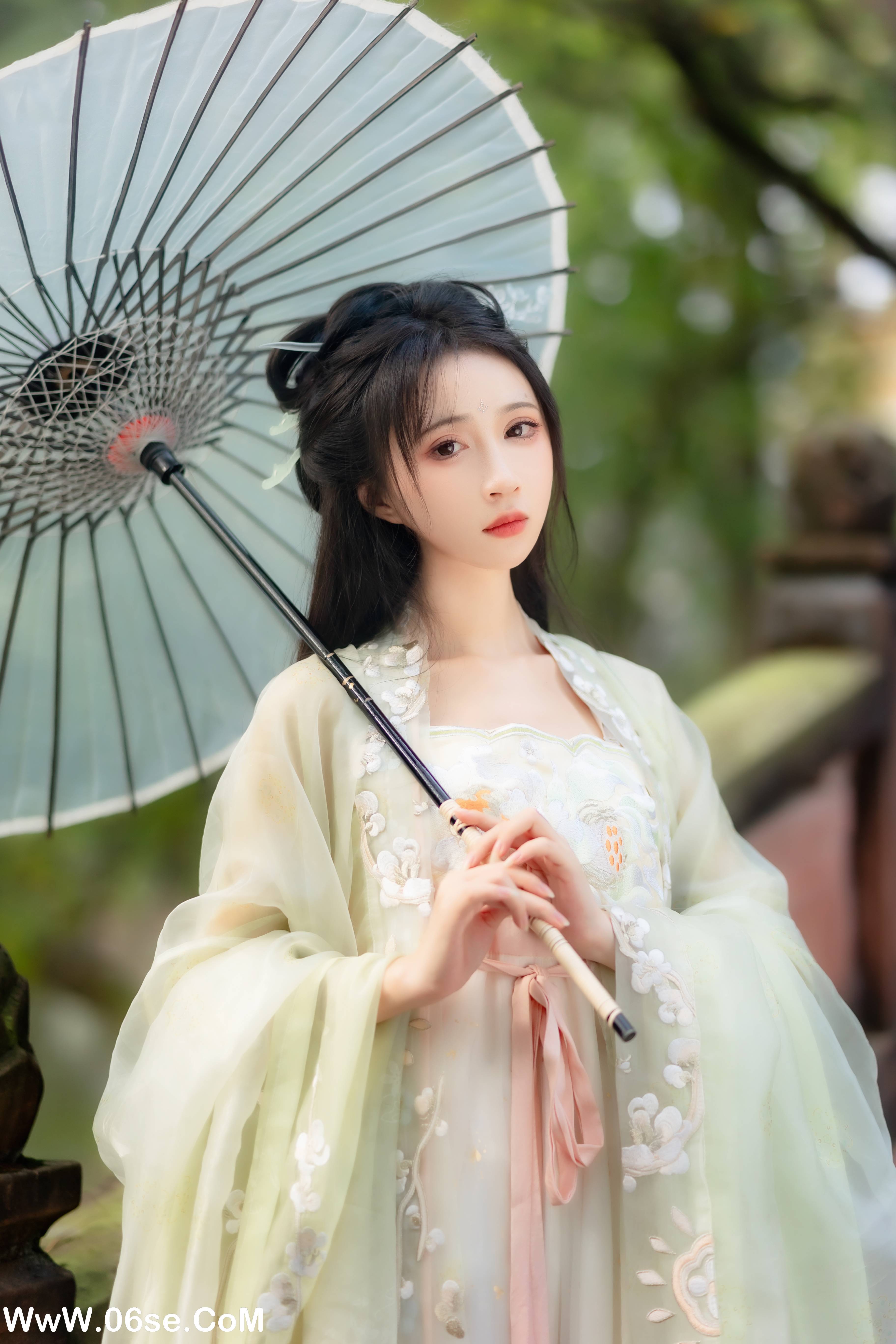 图片[4]-[YITUYU艺图语]2022.11.26 拒霜思 -绮罗生的小苏苏-[32+1P／249MB]-六色网