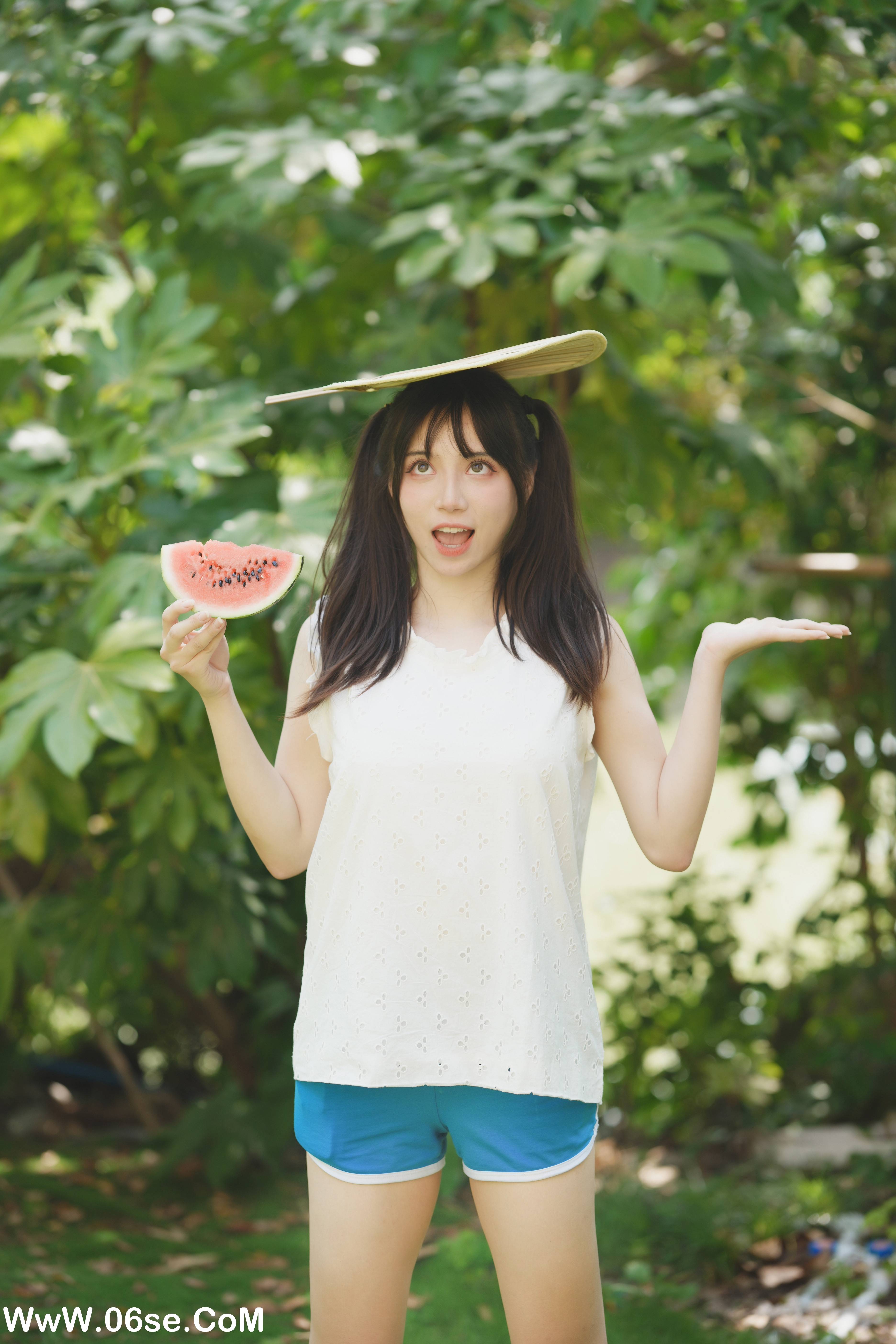 图片[24]-[YITUYU艺图语]2022.09.05 夏日少女与西瓜 贰加六[38+1P／147MB]-六色网