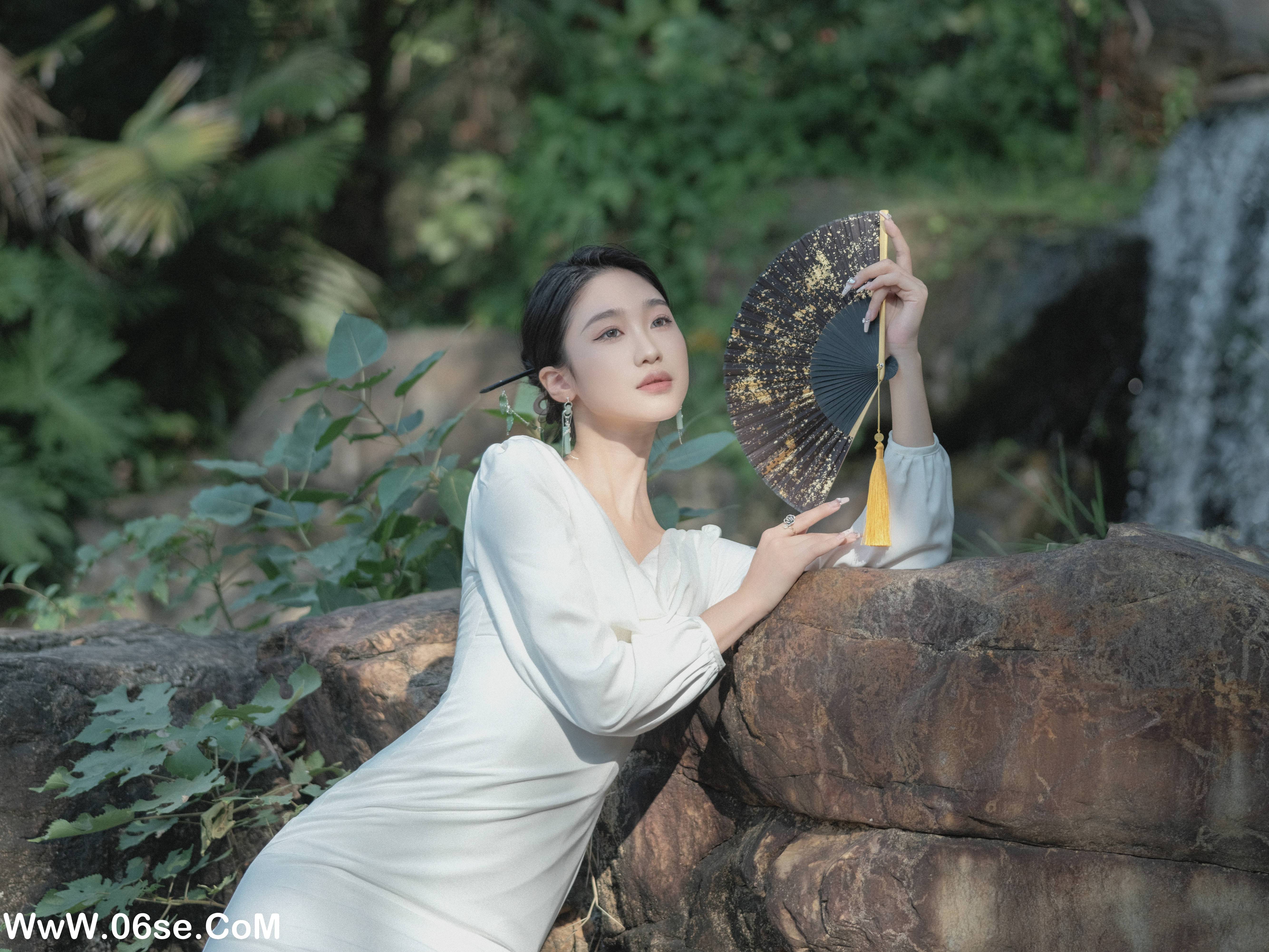 图片[34]-[YITUYU艺图语]2022.12.19 落叶飞花 likeu[46+1P／663MB]-六色网