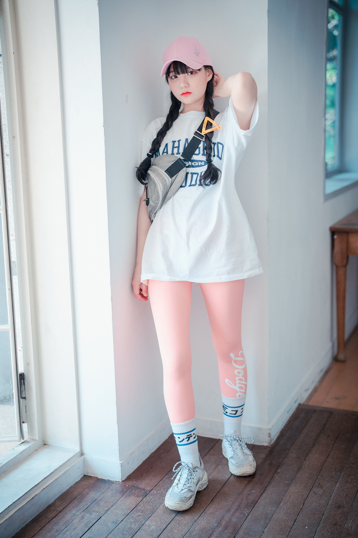 Jeong Jenny 정제니, DJAWA ‘Loose and Tight Pink’ Set.03 2