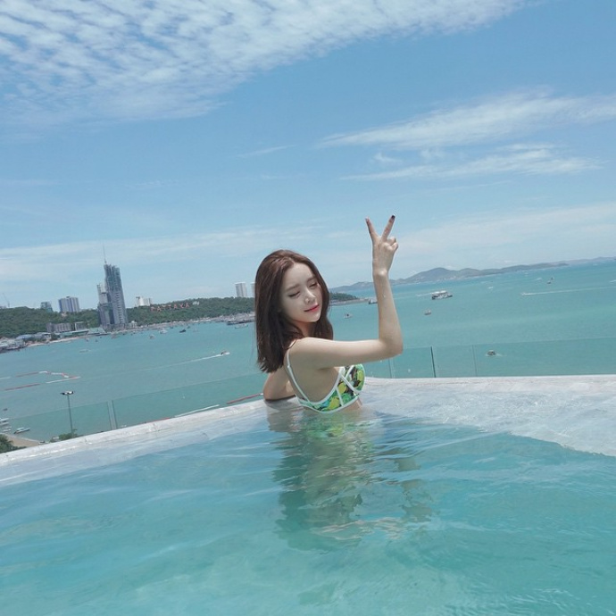 [Image: 9c656fcdcc1385a7bb7f3.jpg]