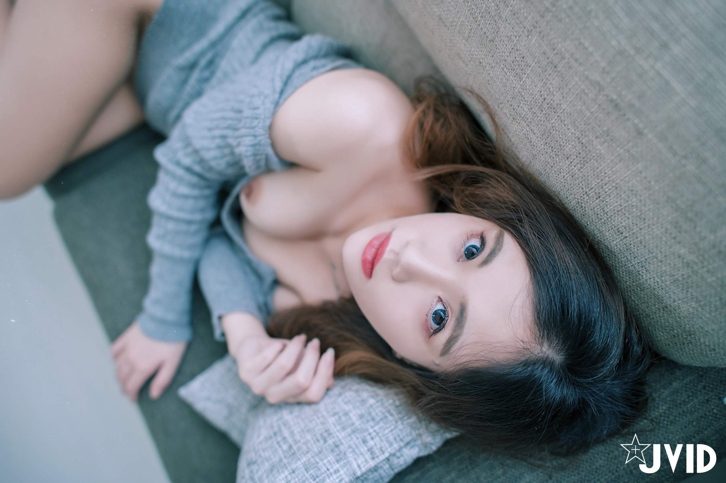 JVID精品 美乳女神Jessica到友人家看貓被強制高潮 Set.01 21