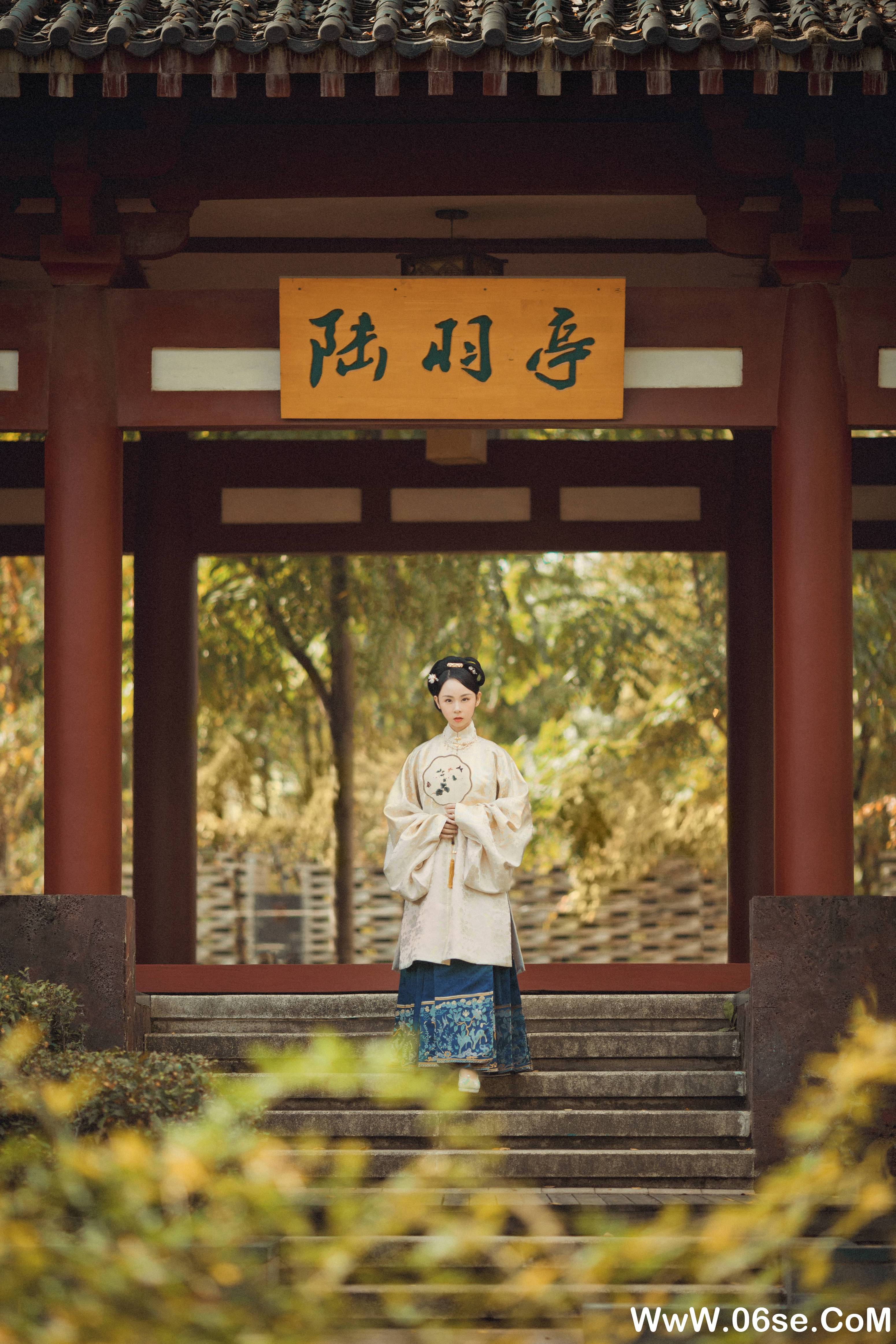 图片[4]-[YITUYU艺图语]2021.09.03 寻枫 冯友薇[28+1P／389MB]-六色网