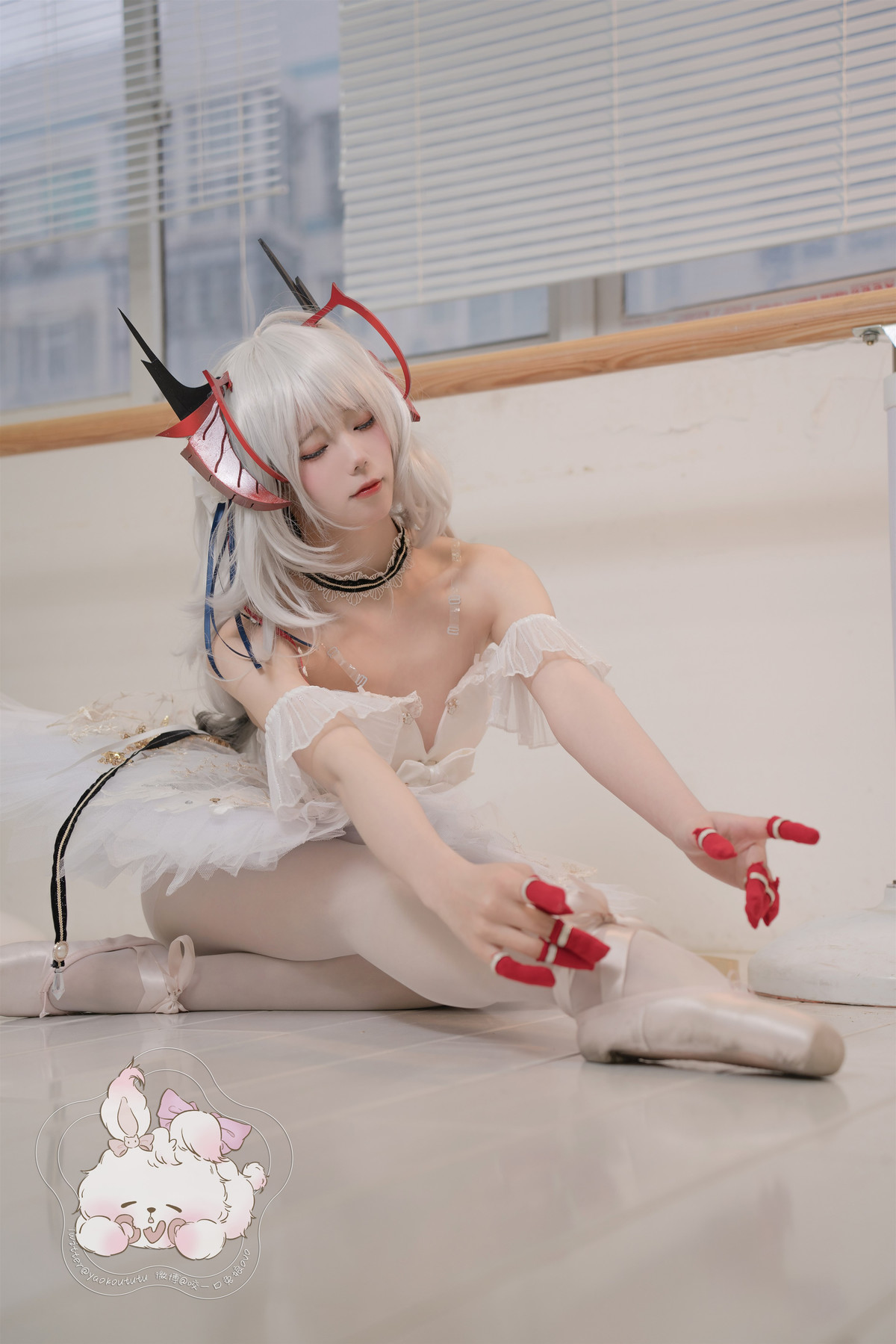Cosplay 咬一口兔娘 天鹅之舞 12