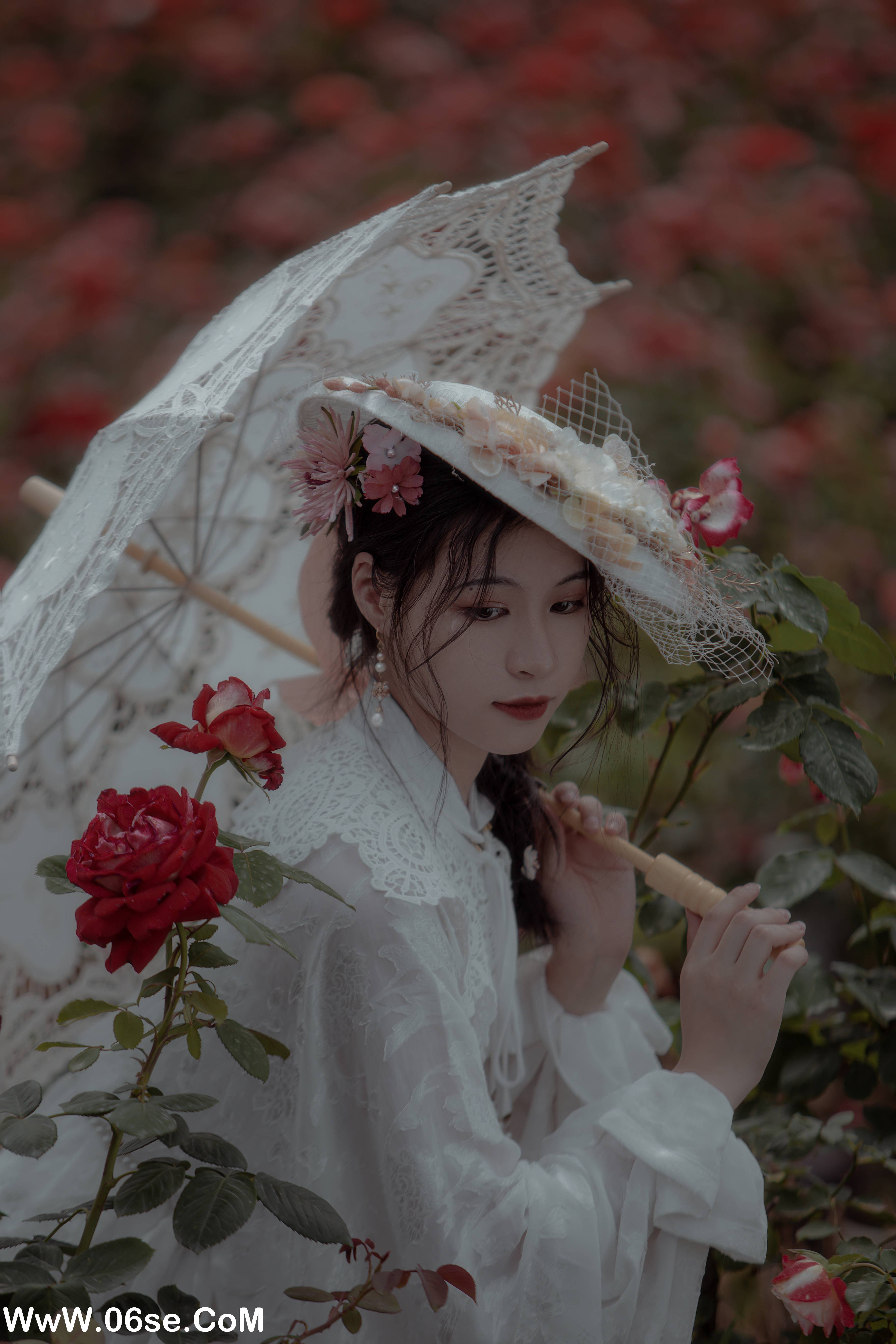 图片[8]-[YITUYU艺图语]2022.09.29 玫瑰 努力搬砖的双翮[27+1P／423MB]-六色网