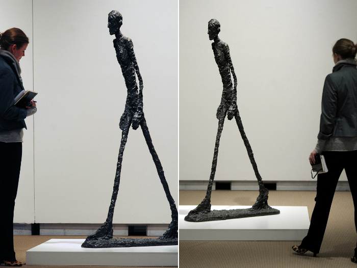 Самого дорогого человечка. Шагающий человек Альберто Джакометти. Альберто Джакометти шагающий человек 1960. Альберто Джакометти скульптуры. Скульптура шагающий человек Альберто Джакометти.