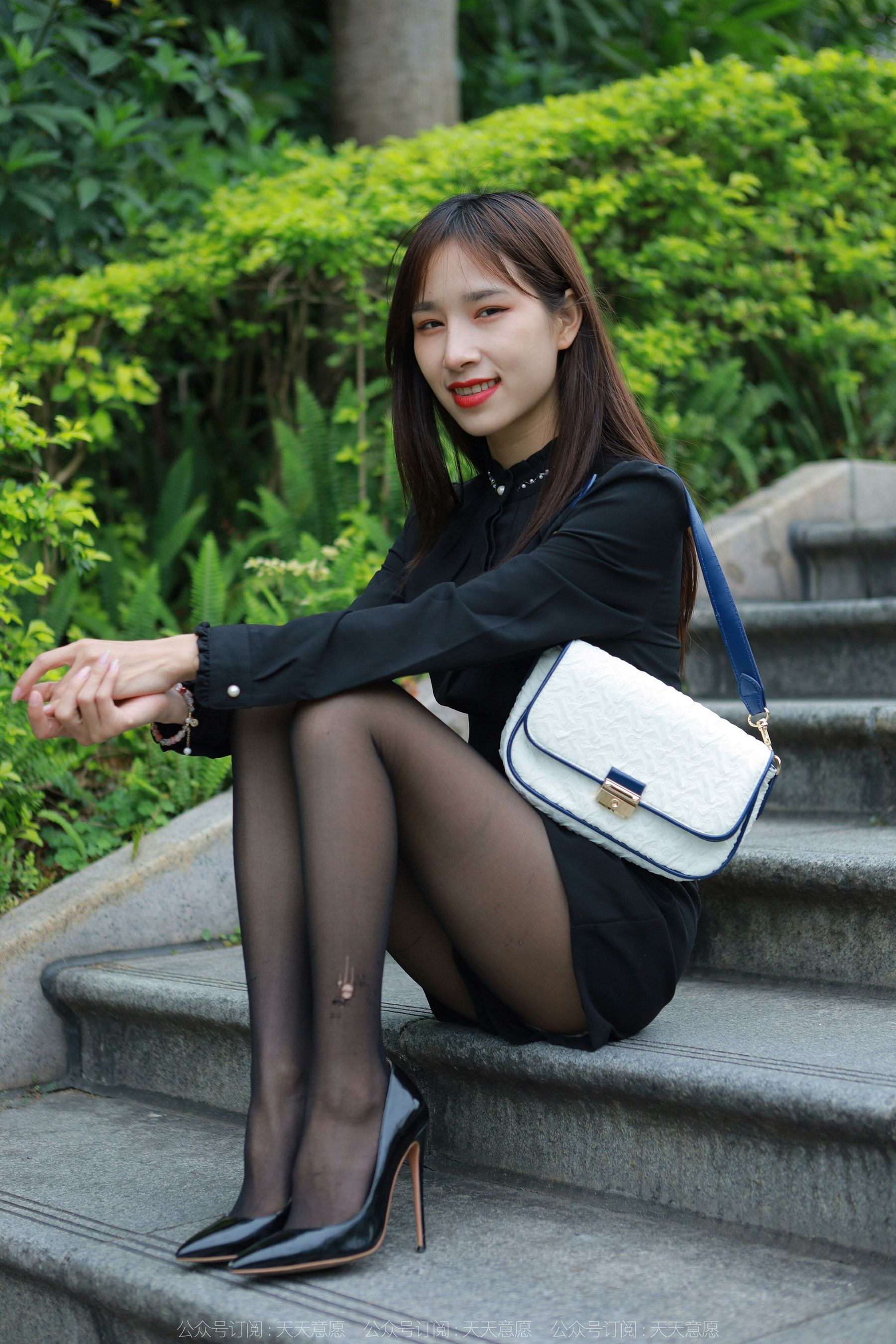 [异思趣向IESS]_模特：美子_《红唇黑丝》-写真图集共85P 7