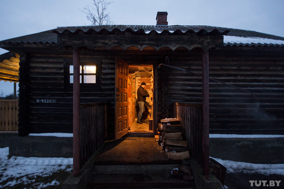 Сел бани. Банная деревня. Банный день в деревне. Советская баня в деревне. Баня удмуртов.