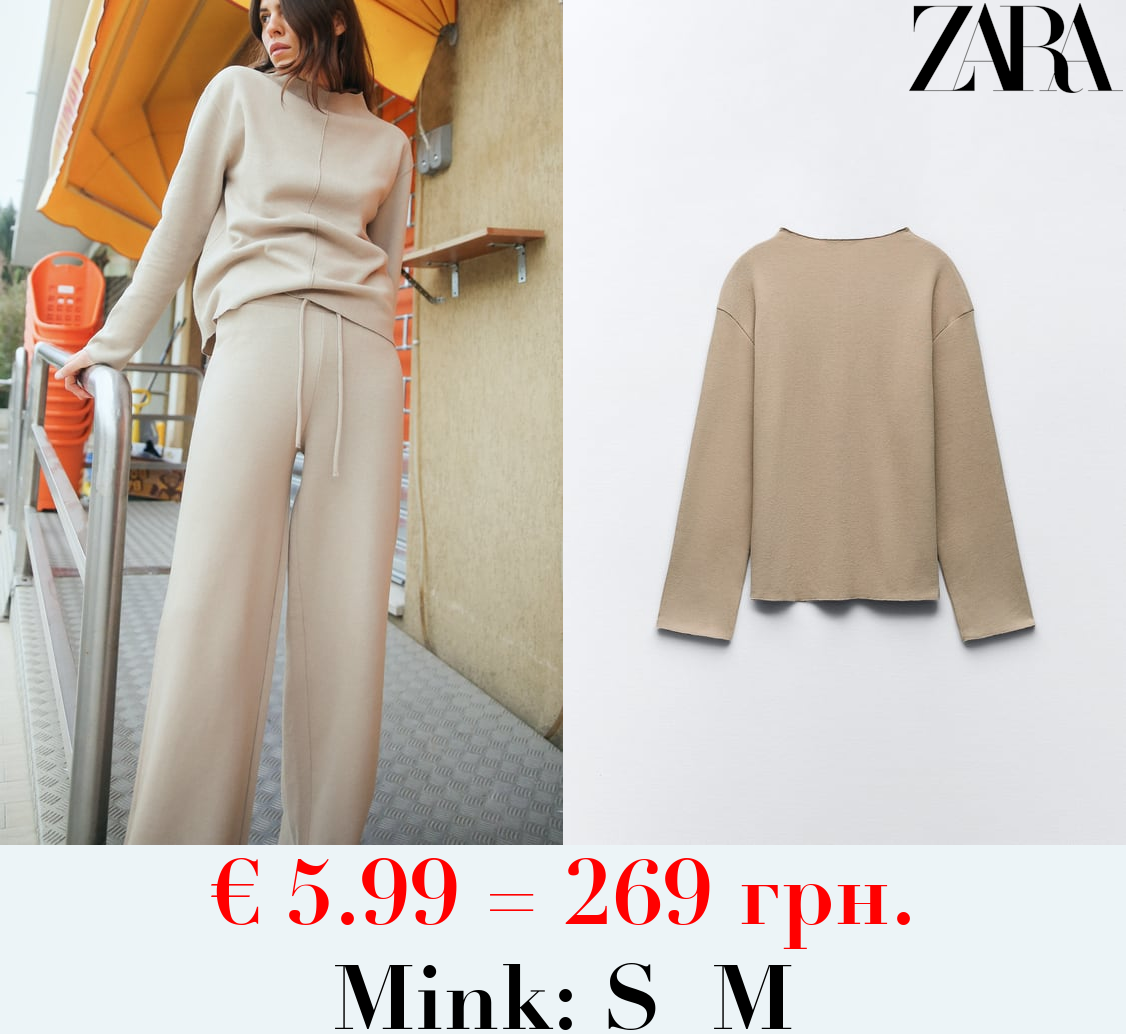 SOFT SWEATER WITH FRONT SEAM