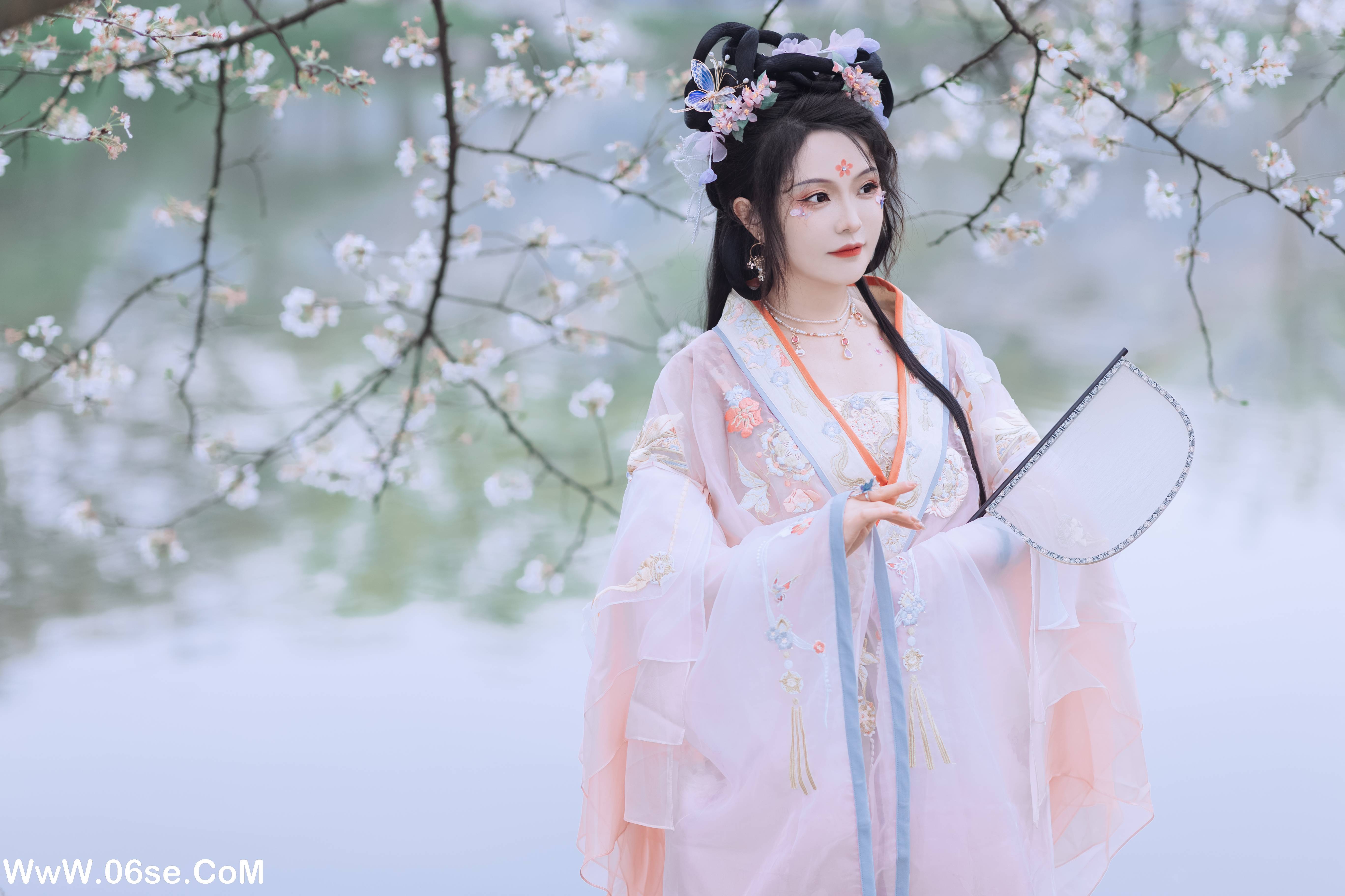 图片[4]-[YITUYU艺图语]2022.06.24 初春赏樱 璐璐haley[43P-352.1M]-六色网