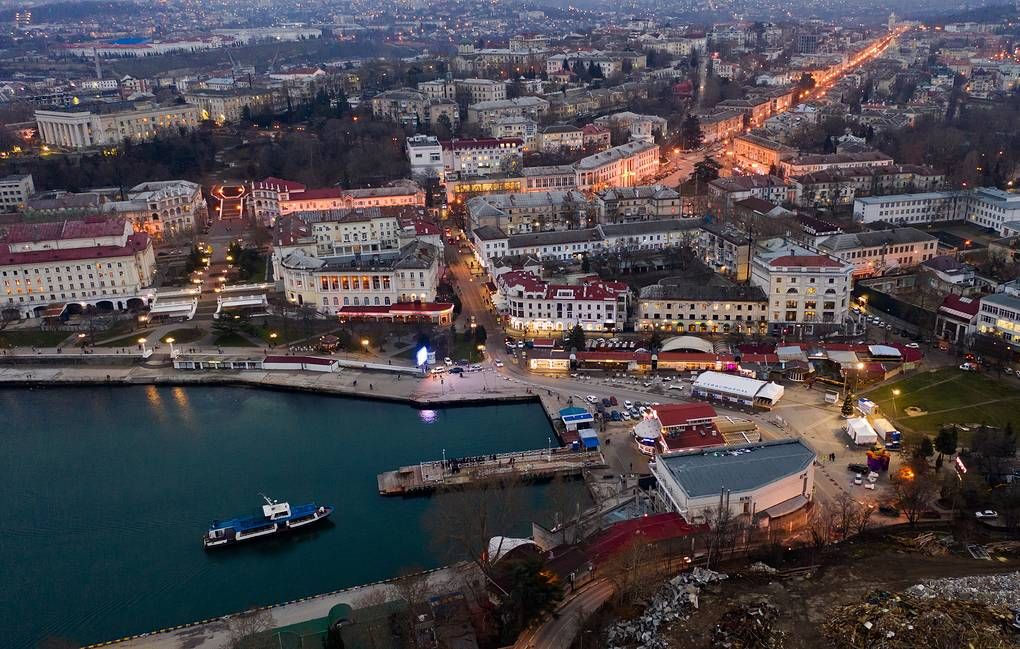 Birinchi marta men katta xoroz tomonidan sikildim Porno super xitlar