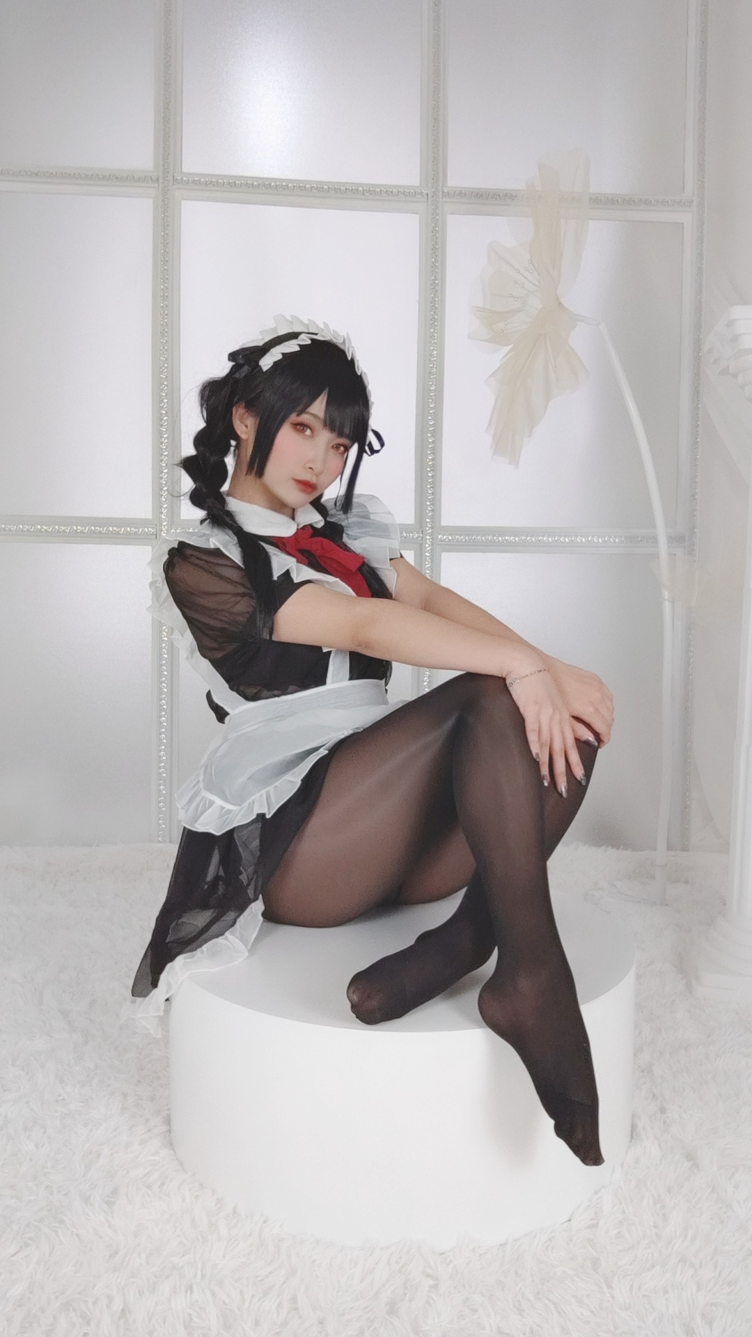 洛璃LoLiSAMA - 黑丝女仆 93P 2V 535MB 4