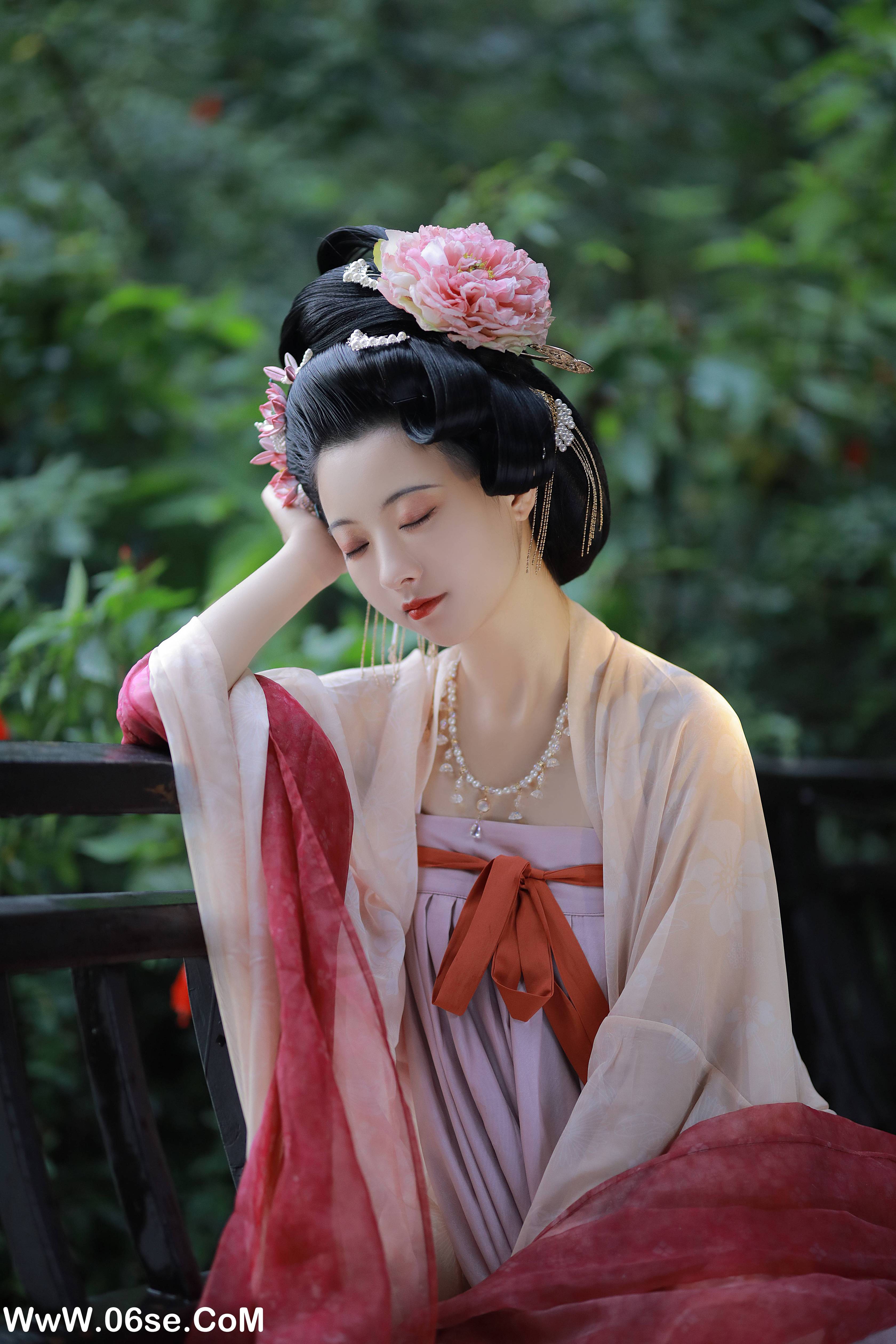 图片[34]-[YITUYU艺图语]2022.09.23 风月偏爱宴旧人 YunFleur[35+1P／682MB]-六色网
