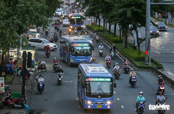 Город Хошимин запускает 12 новых автобусных маршрутов для улучшения транспортного сообщения