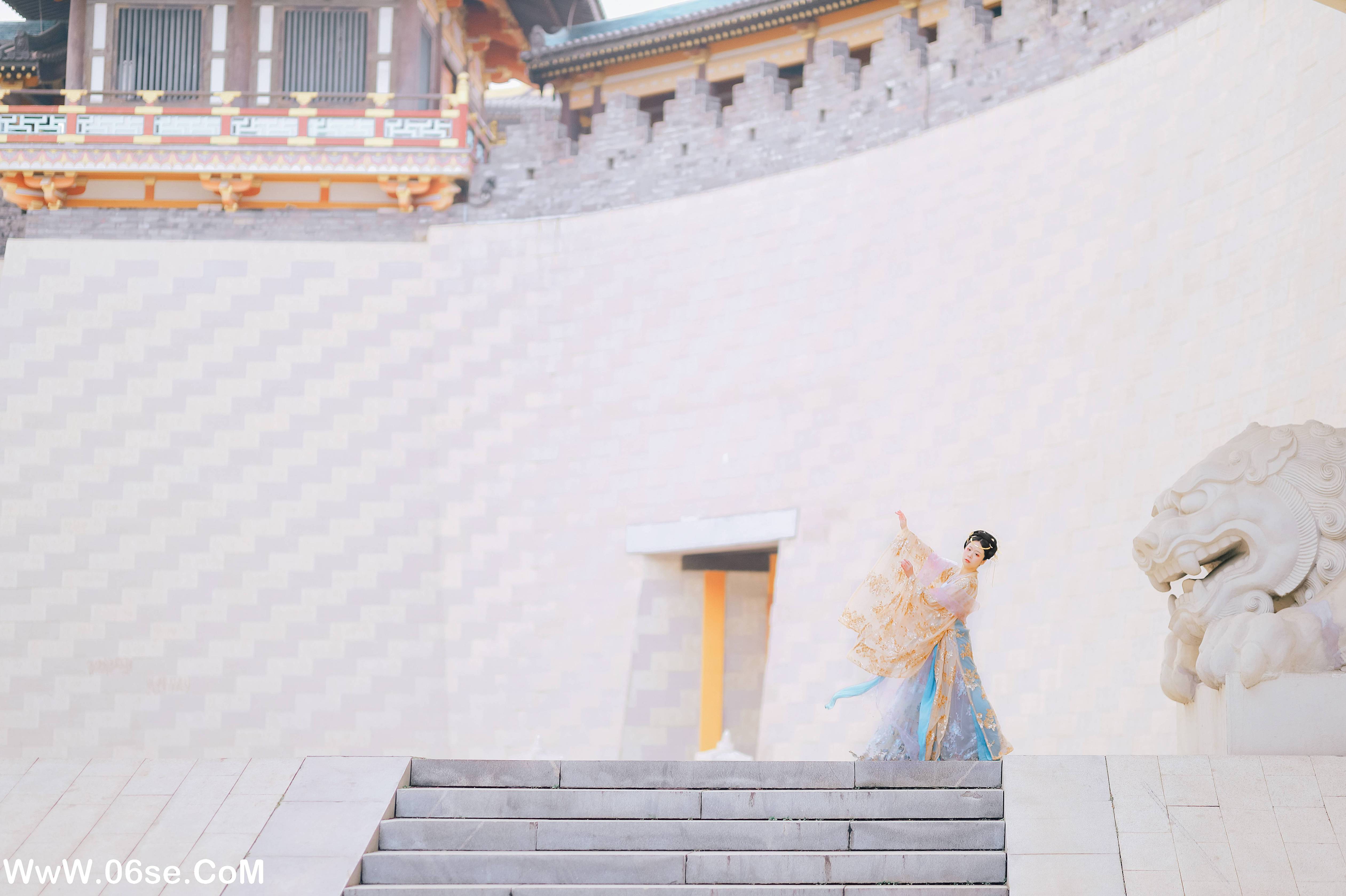 图片[10]-[YITUYU艺图语]2022.08.24 云想衣裳花想容 Suky喜欢软绵绵毛茸茸的团子[21+1P／199MB]-六色网